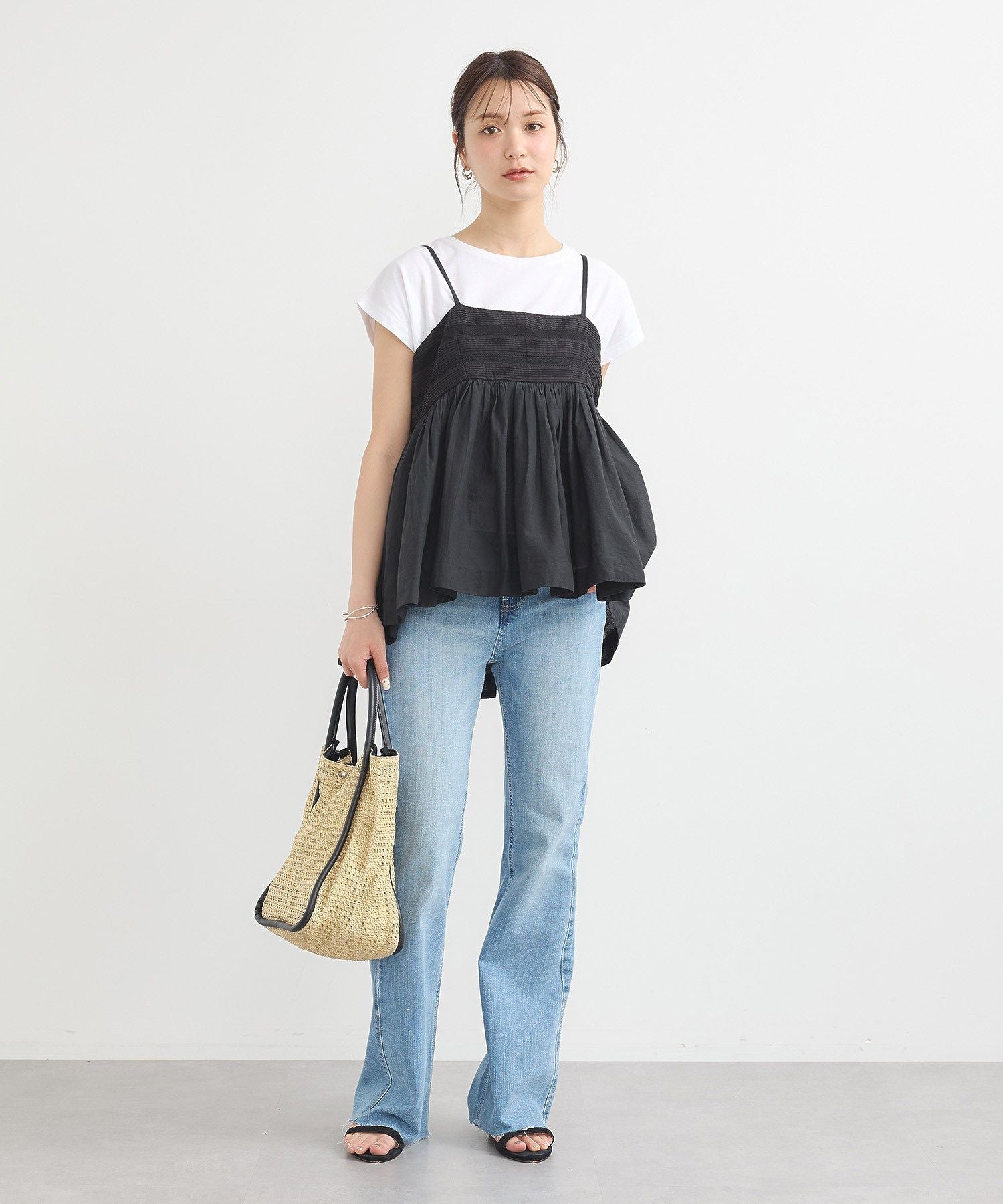 アースミュージックアンドエコロジー earth music&ecology セルフカットフレアデニムパンツ （ミディアムインディゴ） ミディアムインディゴ