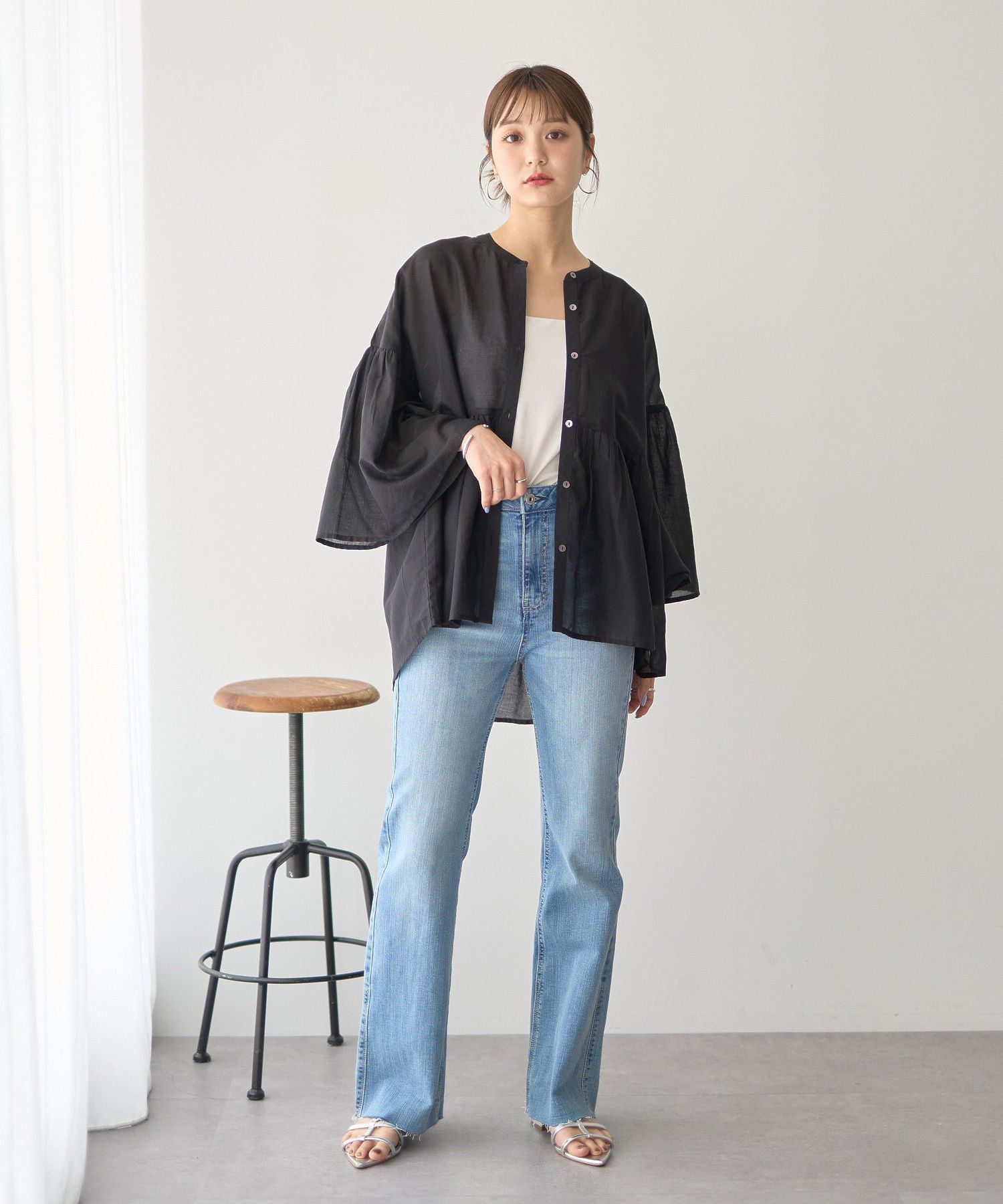 アースミュージックアンドエコロジー earth music&ecology セルフカットフレアデニムパンツ （ミディアムインディゴ） ミディアムインディゴ