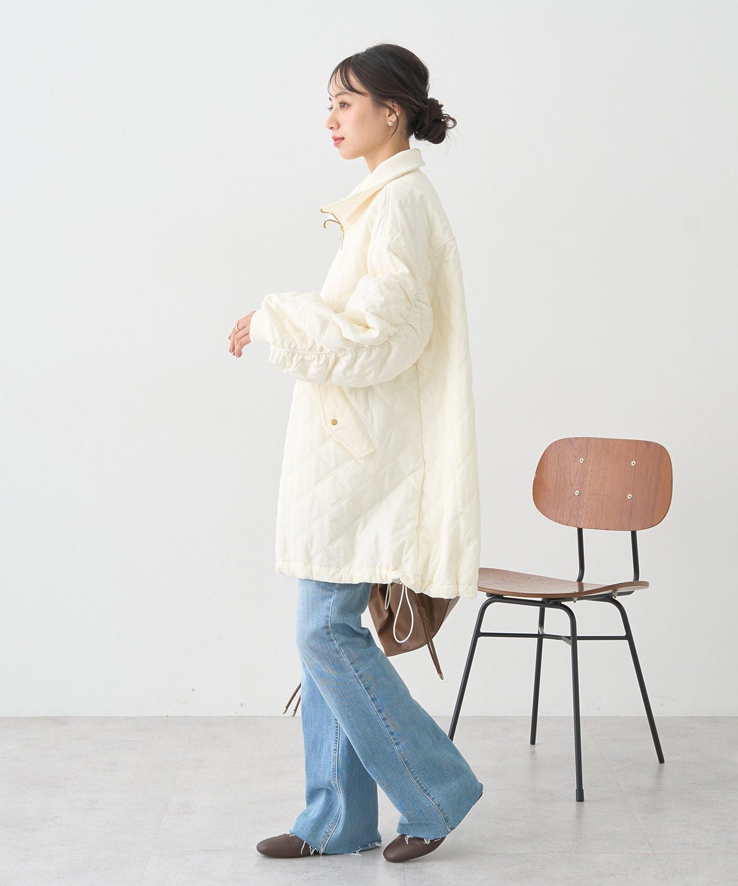 アースミュージックアンドエコロジー earth music&ecology セルフカットフレアデニムパンツ （ミディアムインディゴ） ミディアムインディゴ