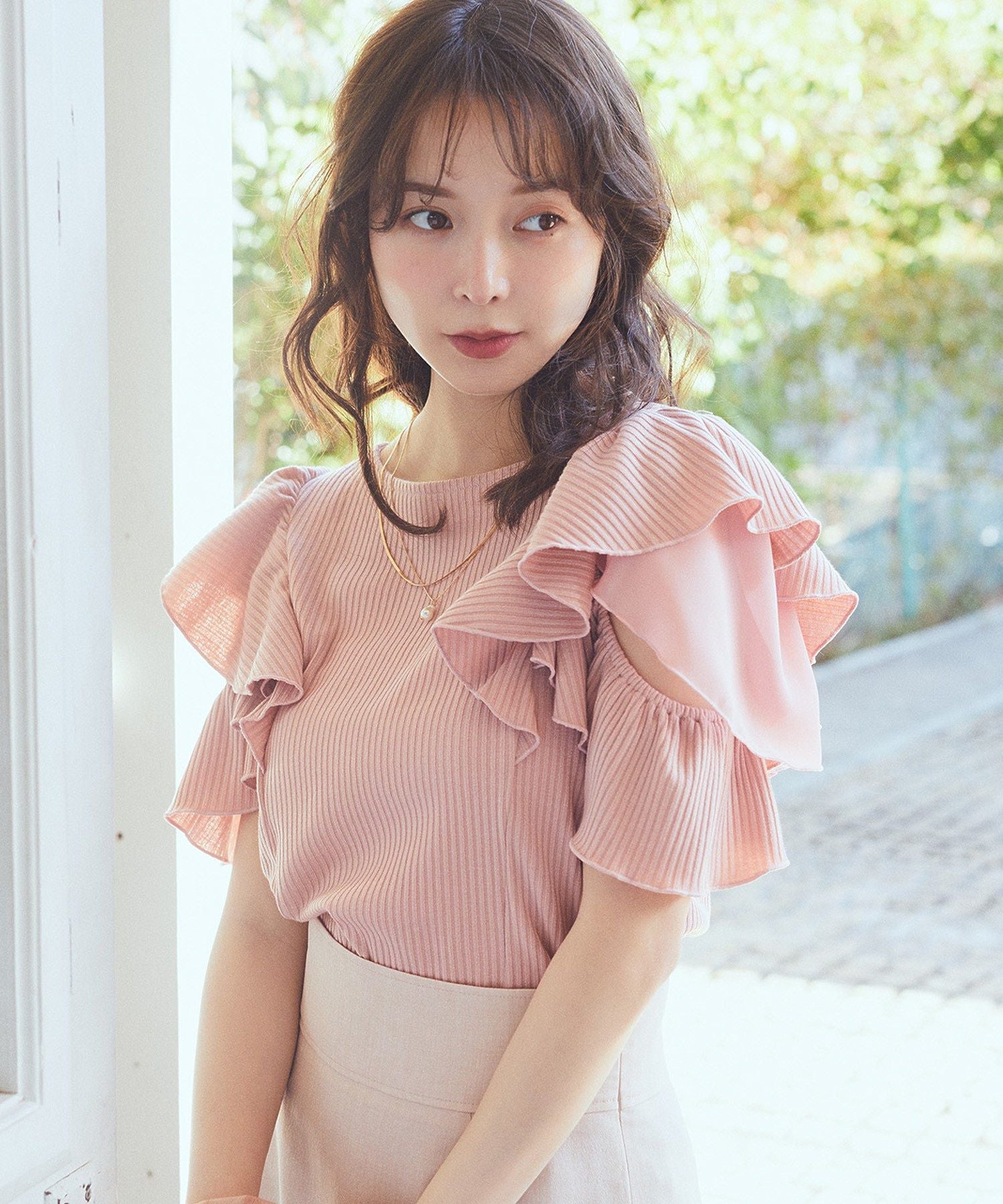 アースミュージックアンドエコロジー earth music&ecology 袖フリルデザインプルオーバー （ピンク） ピンク