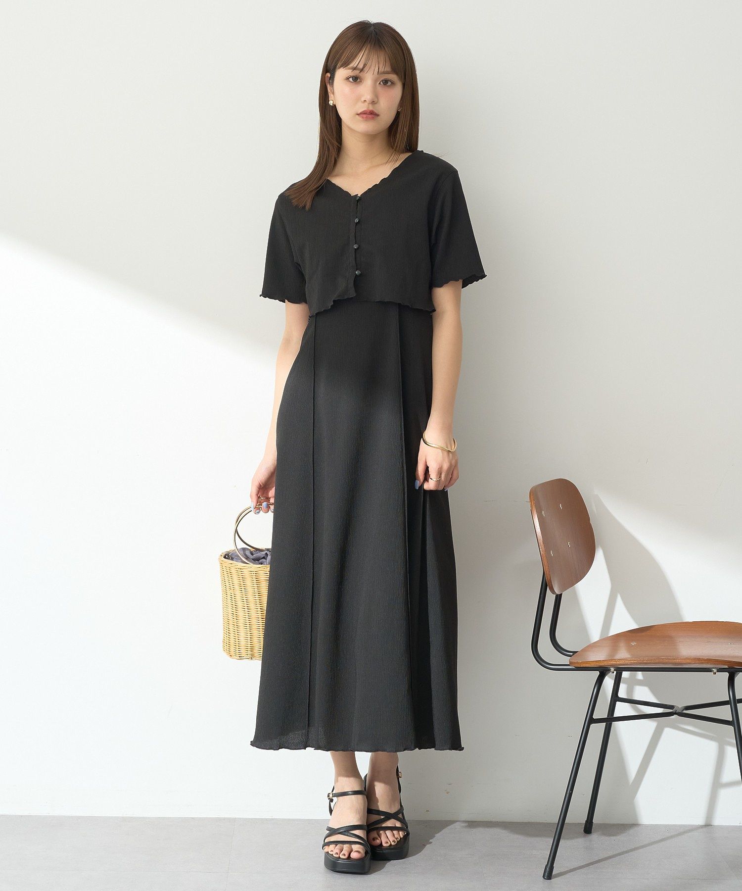 アースミュージックアンドエコロジー earth music&ecology SET2点ギャザーカットカーデ＋キャミワンピース （ブラック） ブラック