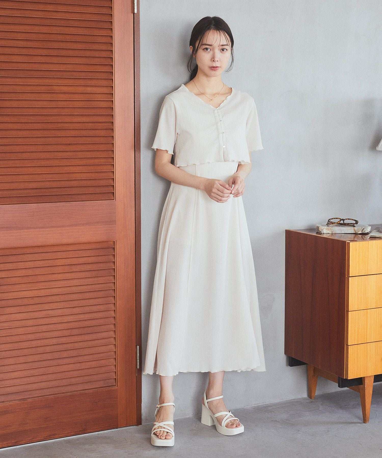 アースミュージックアンドエコロジー earth music&ecology SET2点ギャザーカットカーデ＋キャミワンピース （ブラック） ブラック