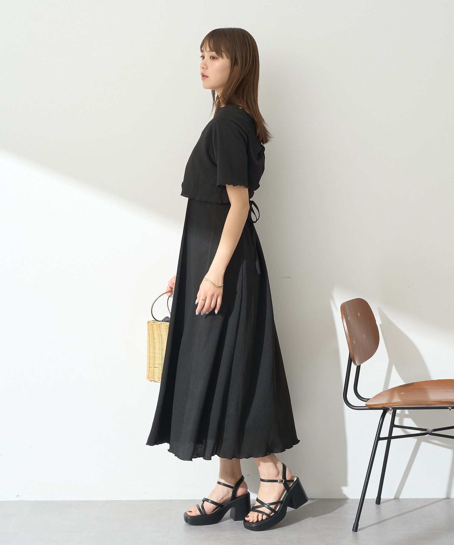 アースミュージックアンドエコロジー earth music&ecology SET2点ギャザーカットカーデ＋キャミワンピース （ブラック） ブラック