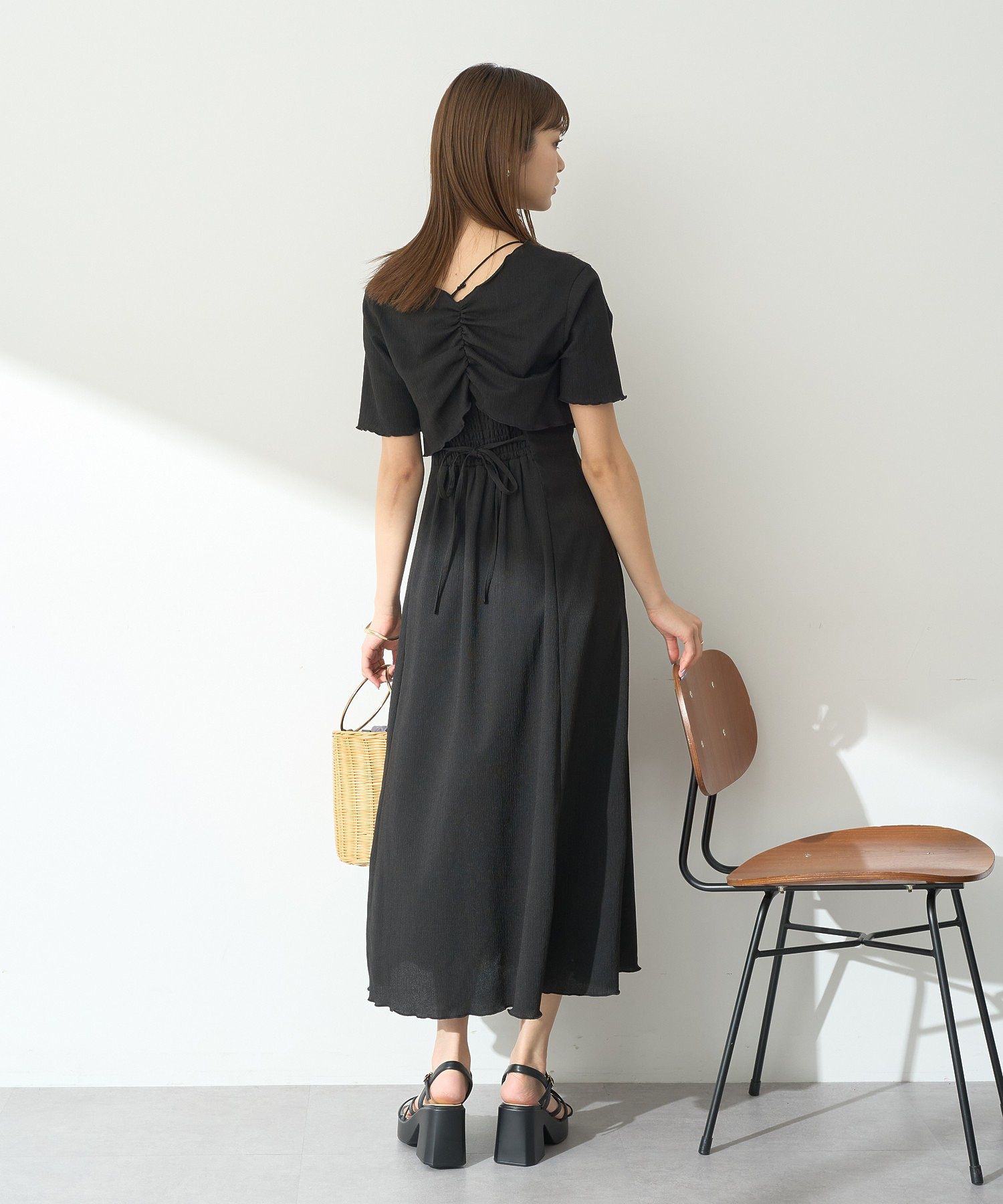 アースミュージックアンドエコロジー earth music&ecology SET2点ギャザーカットカーデ＋キャミワンピース （ブラック） ブラック