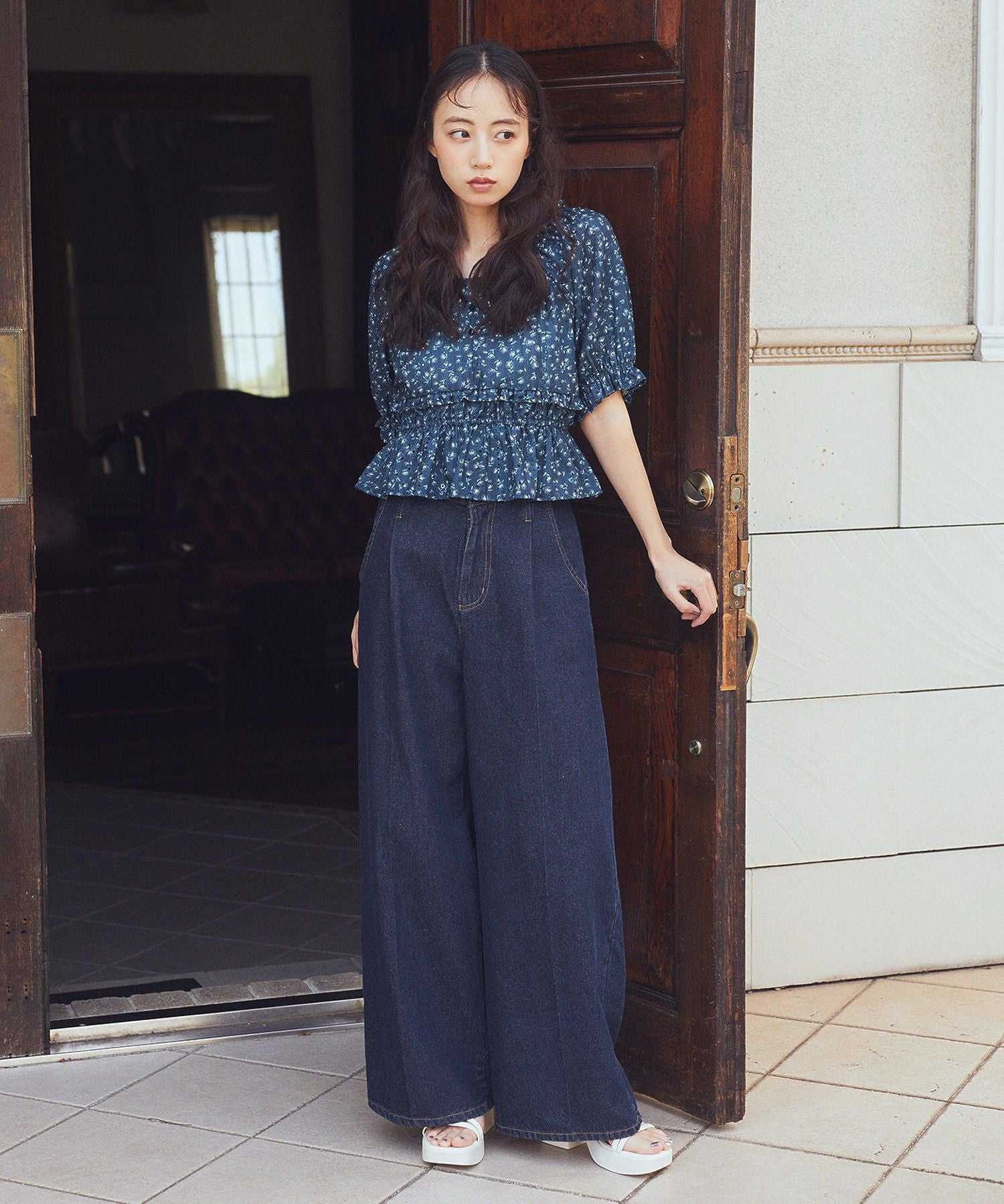 アースミュージックアンドエコロジー earth music&ecology フラワー刺繍フリルヘムブラウス （アイボリー） アイボリー