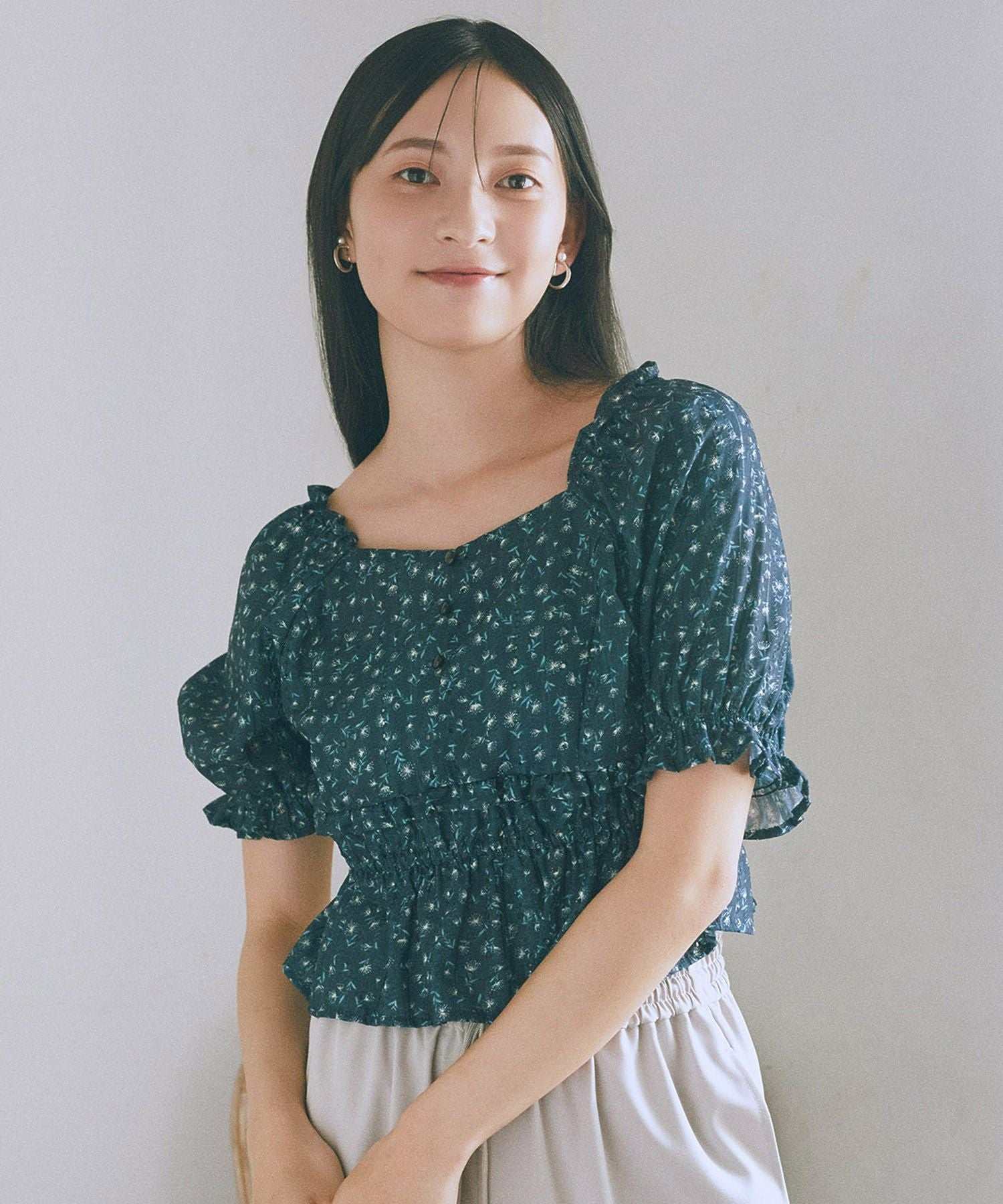 アースミュージックアンドエコロジー earth music&ecology フラワー刺繍フリルヘムブラウス （アイボリー） アイボリー