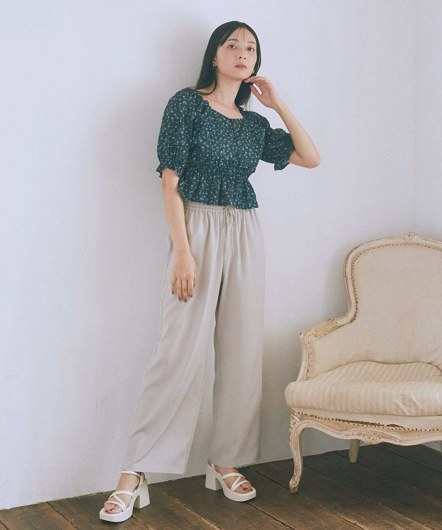 アースミュージックアンドエコロジー earth music&ecology フラワー刺繍フリルヘムブラウス （アイボリー） アイボリー