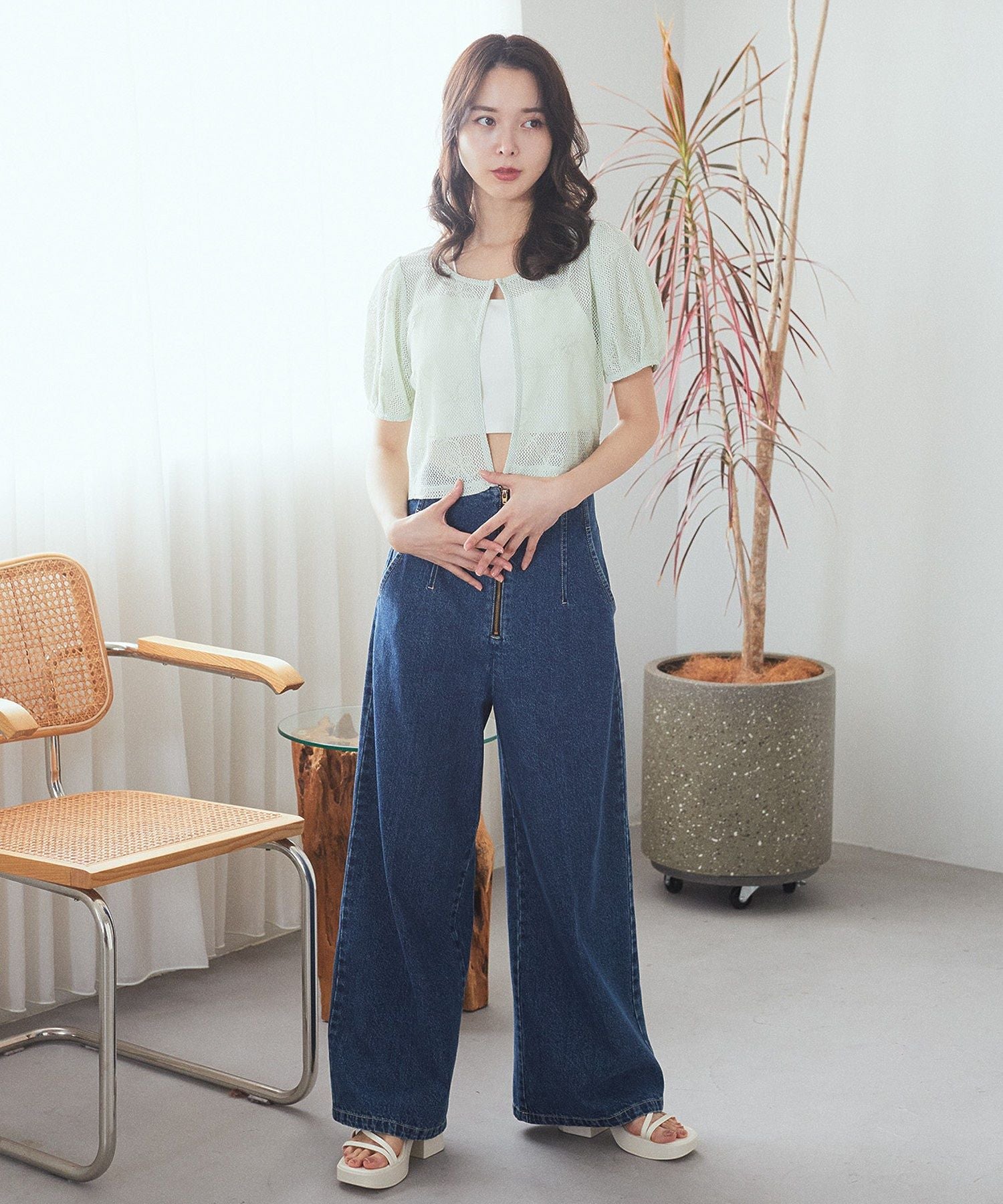 アースミュージックアンドエコロジー earth music&ecology フラワーコード刺繍カーディガン （アイボリー） アイボリー