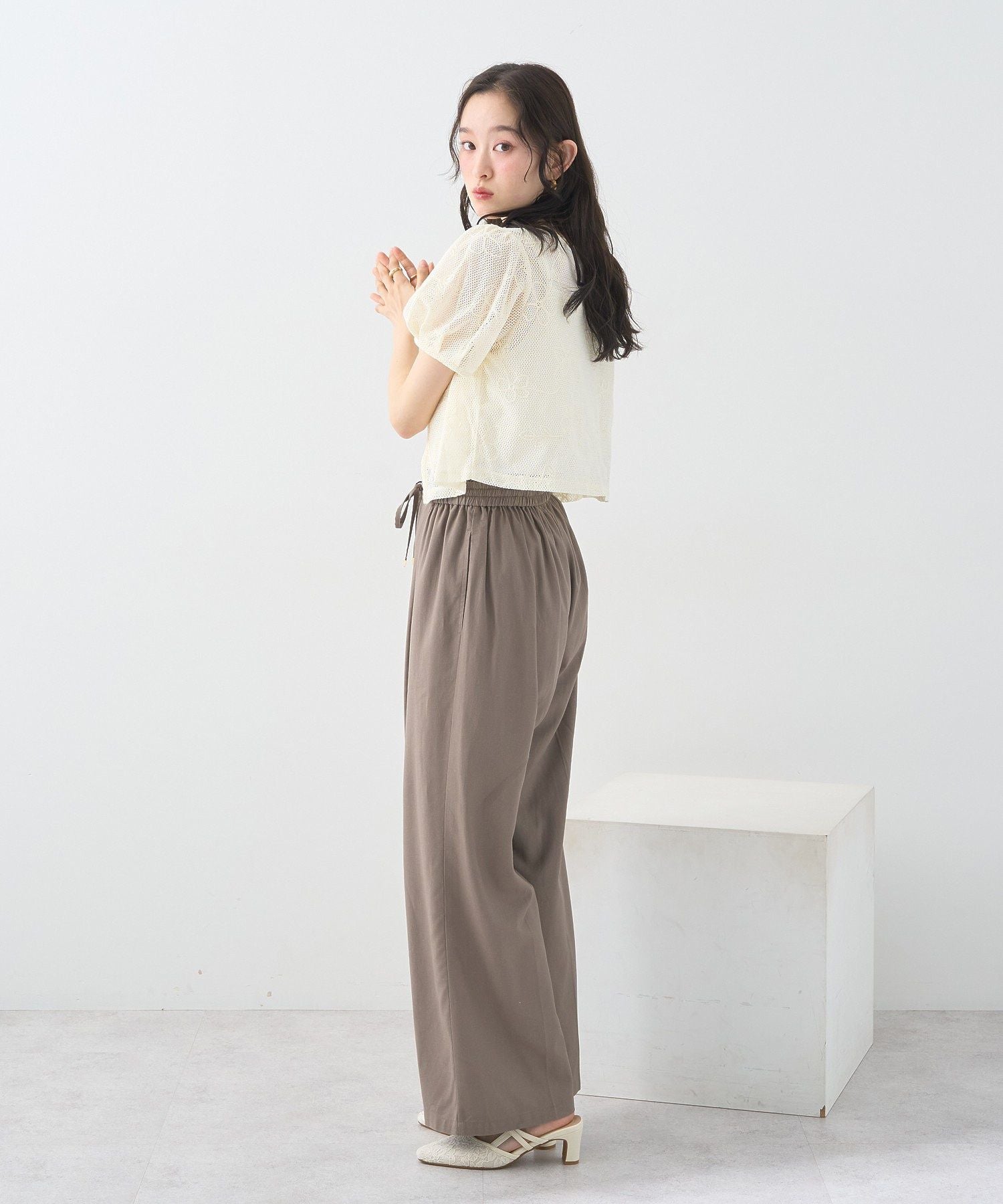 アースミュージックアンドエコロジー earth music&ecology フラワーコード刺繍カーディガン （アイボリー） アイボリー