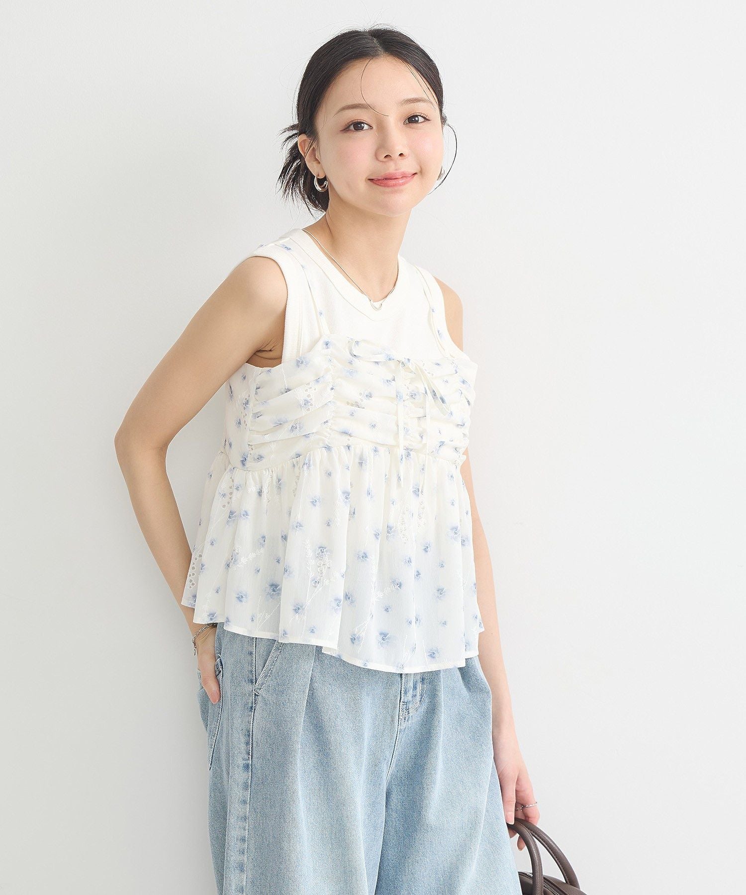 アースミュージックアンドエコロジー earth music&ecology 花柄ギャザーキャミビスチェ （ライトグリーン） ライトグリーン