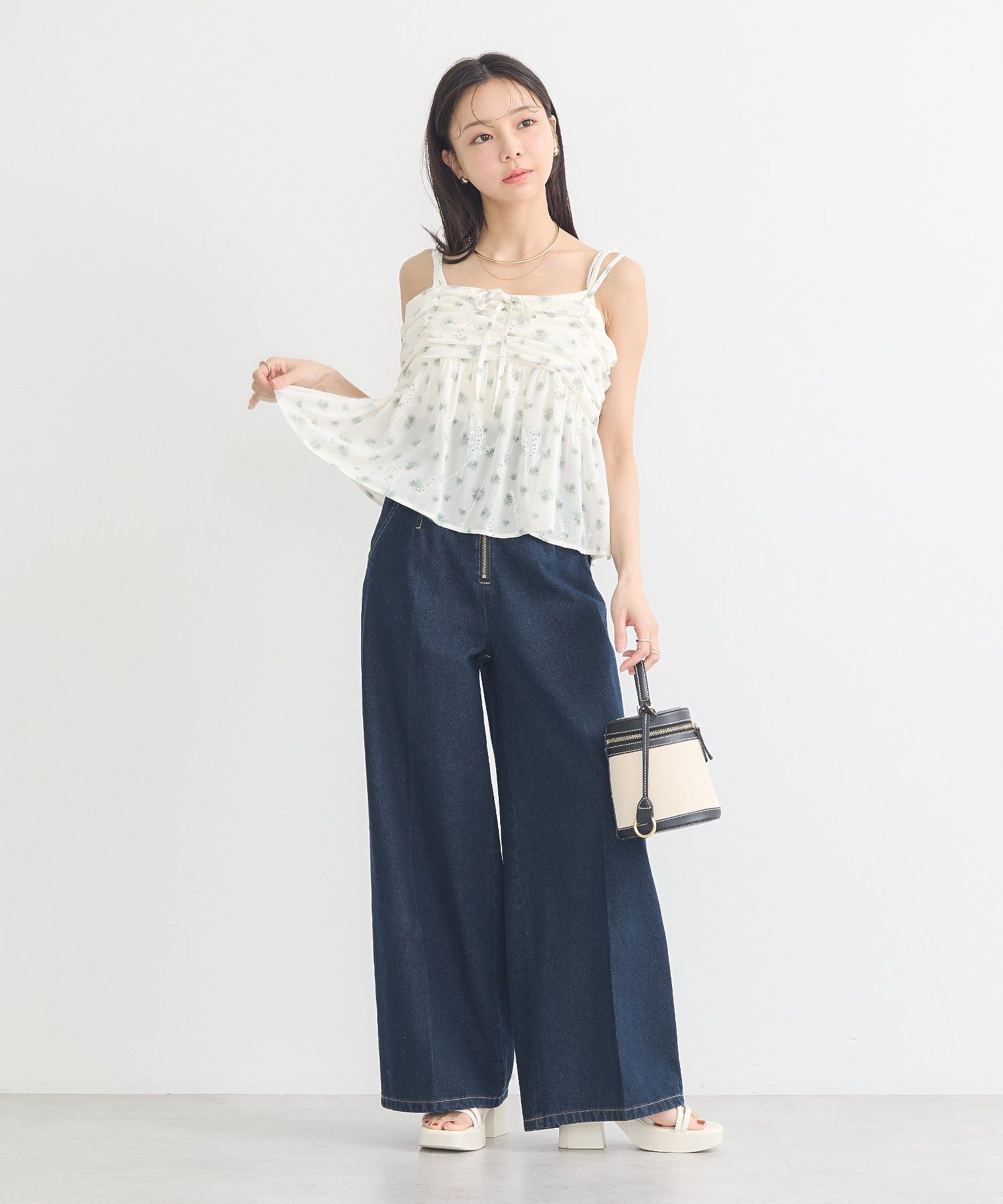 アースミュージックアンドエコロジー earth music&ecology 花柄ギャザーキャミビスチェ （ライトグリーン） ライトグリーン