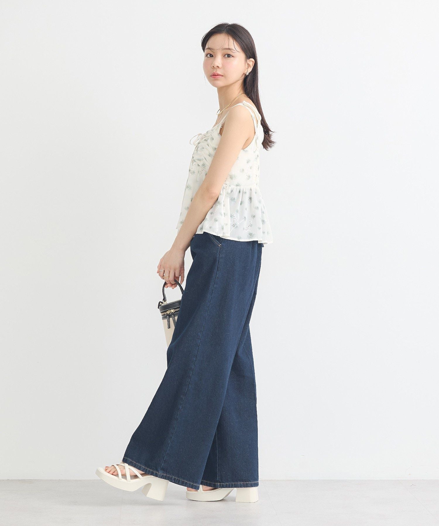 アースミュージックアンドエコロジー earth music&ecology 花柄ギャザーキャミビスチェ （ライトグリーン） ライトグリーン