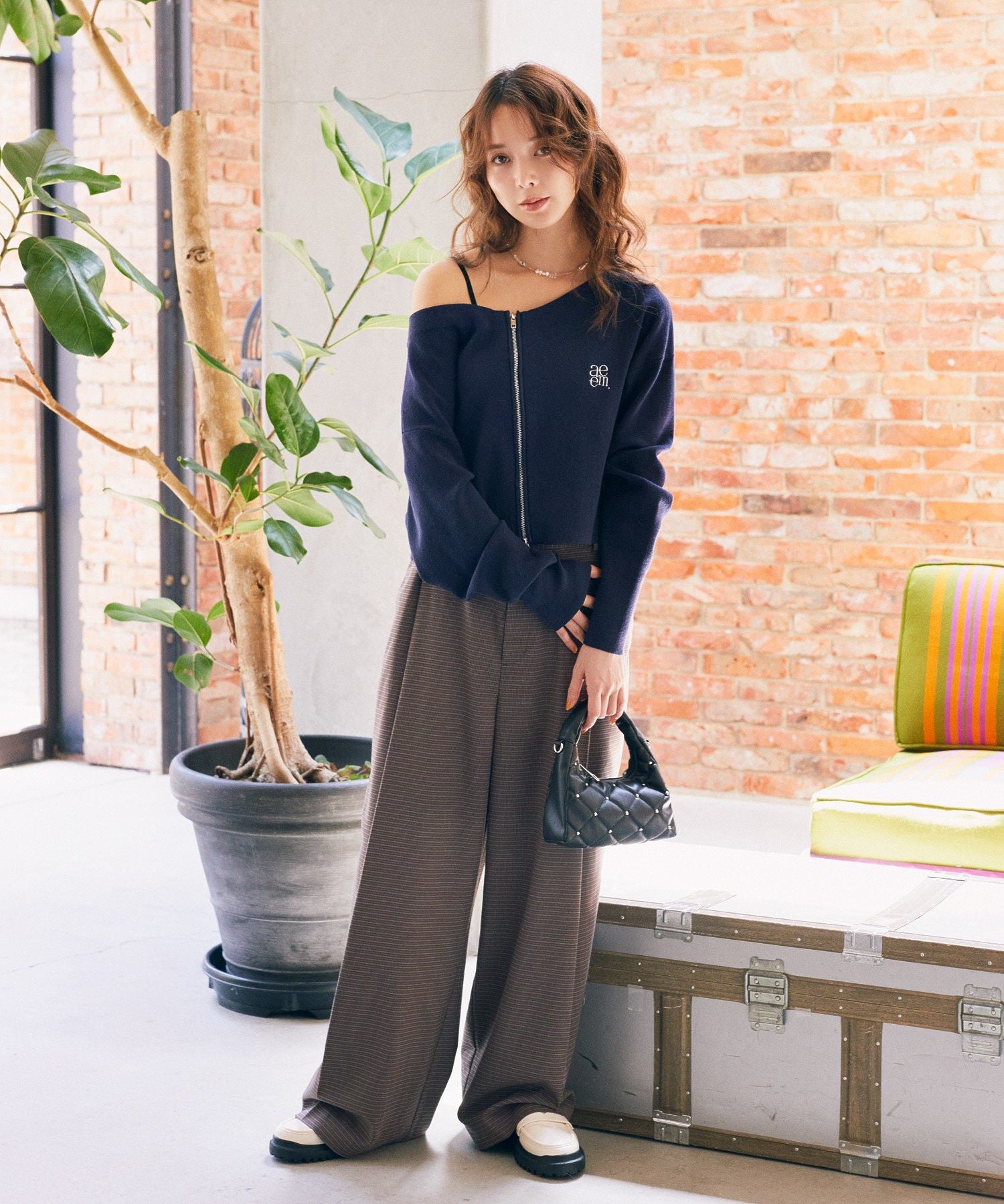 アースミュージックアンドエコロジー earth music&ecology ウエストタブタックパンツ （ブラック） ブラック