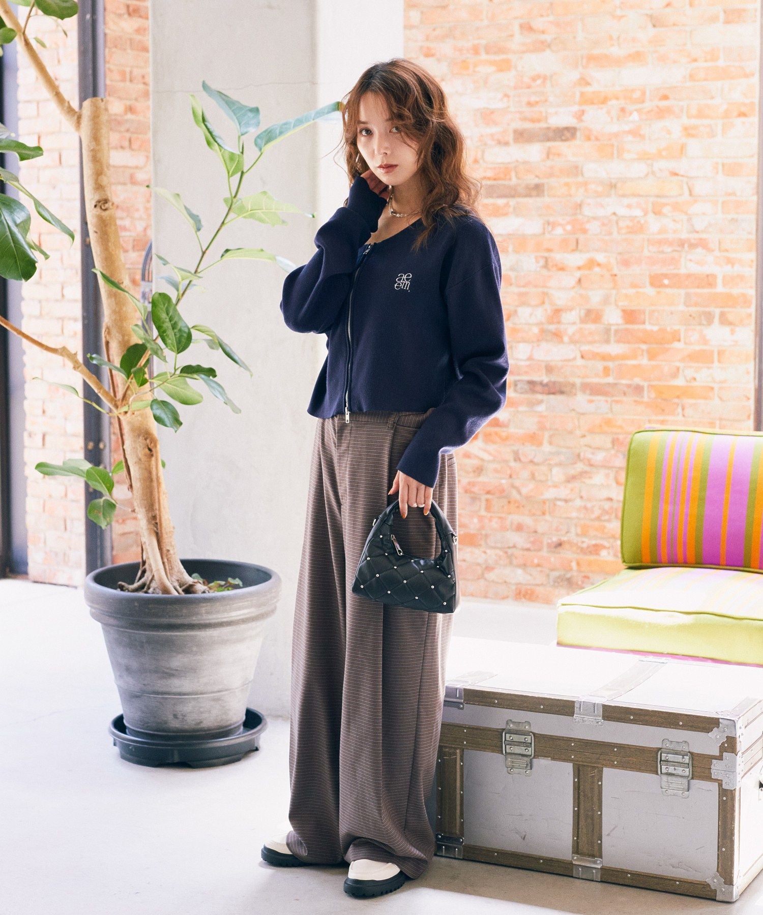 アースミュージックアンドエコロジー earth music&ecology ウエストタブタックパンツ （ブラック） ブラック