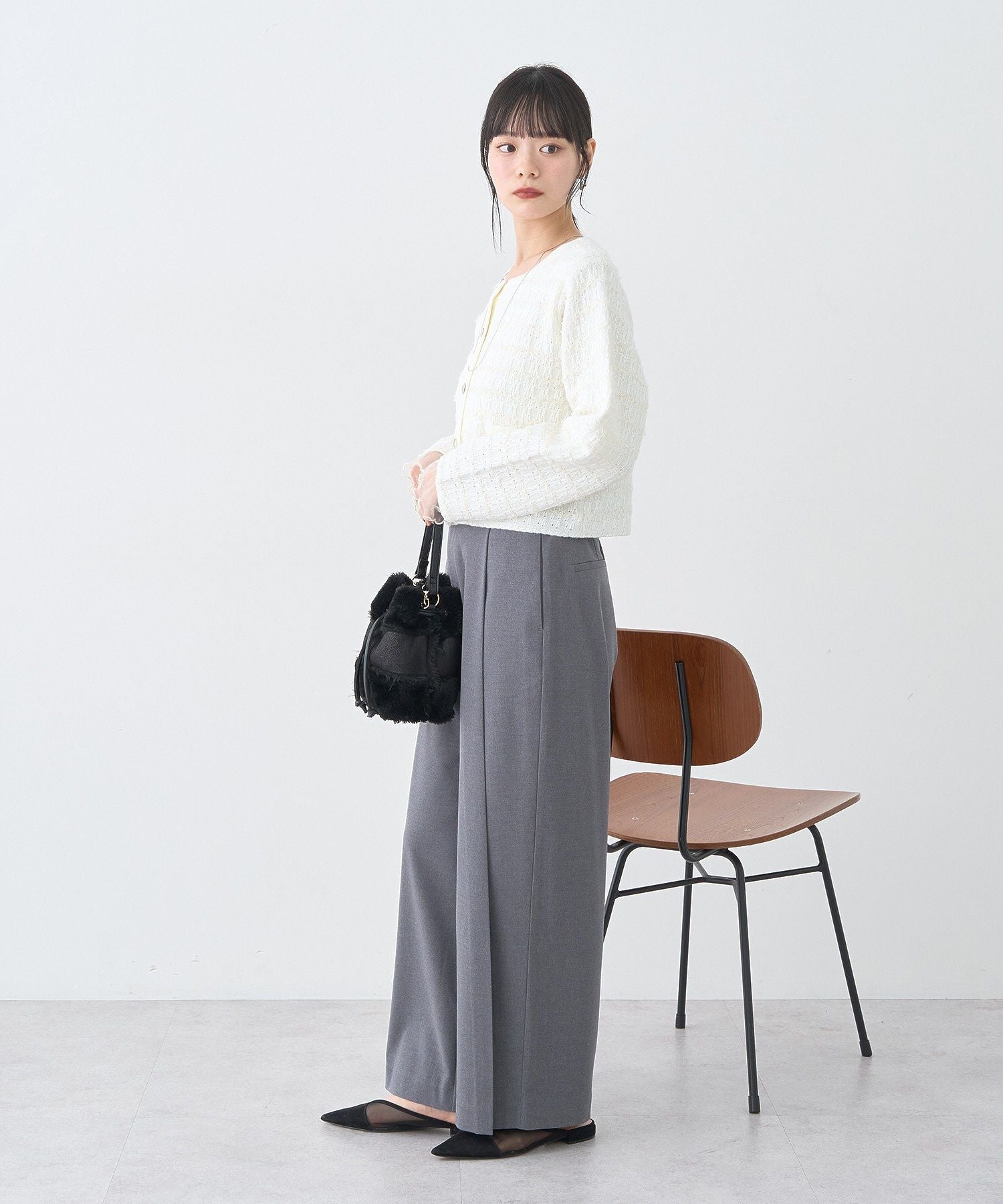 アースミュージックアンドエコロジー earth music&ecology ウエストタブタックパンツ （ブラック） ブラック