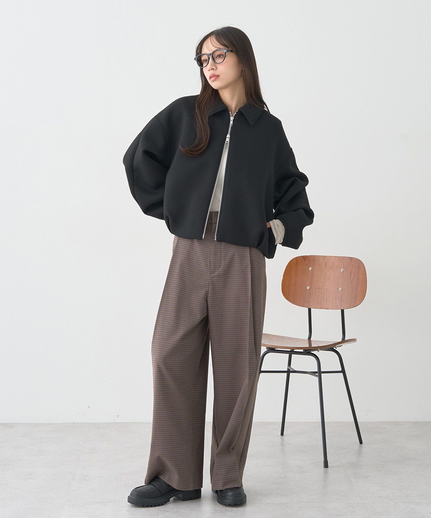 アースミュージックアンドエコロジー earth music&ecology ウエストタブタックパンツ （ブラック） ブラック