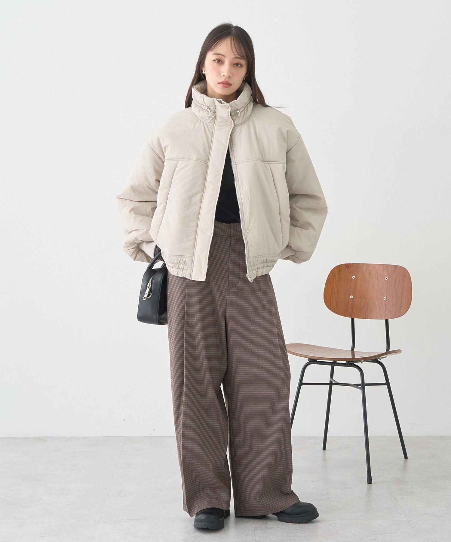 アースミュージックアンドエコロジー earth music&ecology ウエストタブタックパンツ （ブラック） ブラック