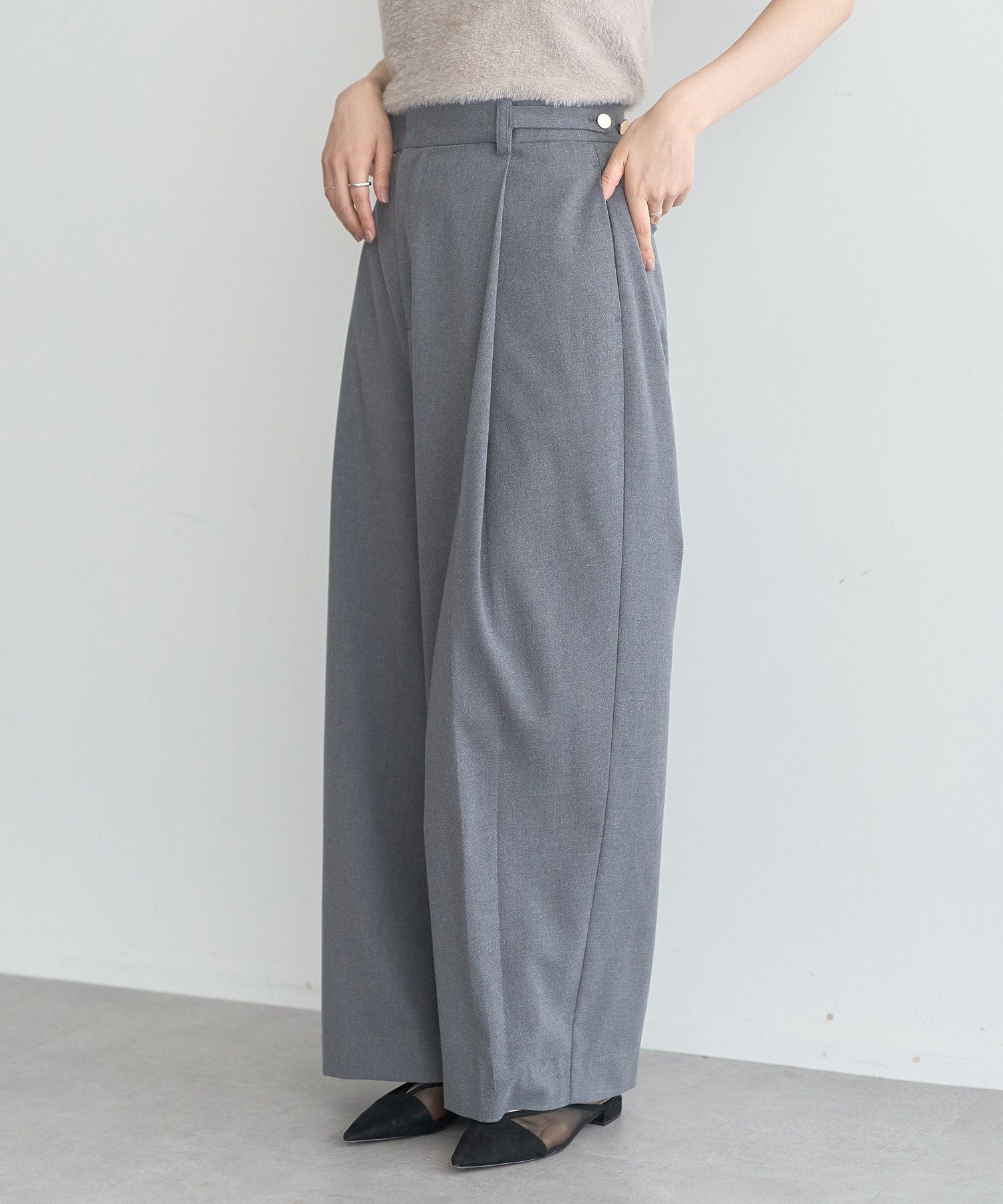 アースミュージックアンドエコロジー earth music&ecology ウエストタブタックパンツ （グレー） グレー