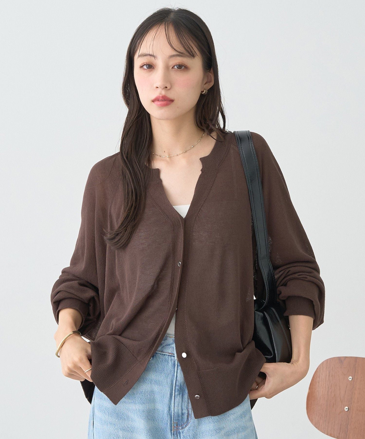 アースミュージックアンドエコロジー earth music&ecology キーネックシアーカーディガン （ブラック） ブラック