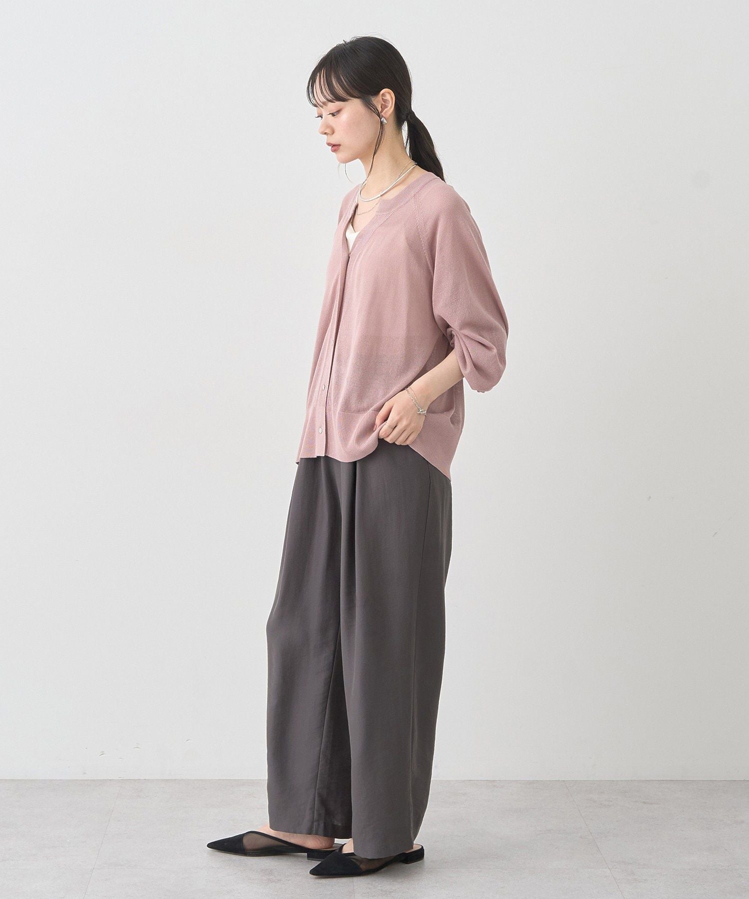 アースミュージックアンドエコロジー earth music&ecology キーネックシアーカーディガン （ブラック） ブラック