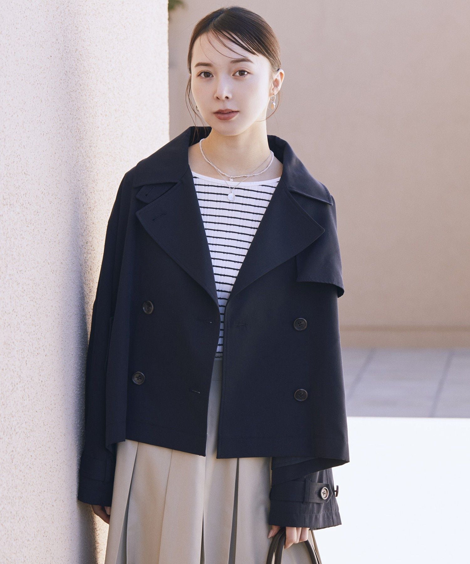 アースミュージックアンドエコロジー earth music&ecology 2WAYフードショートフレアトレンチ （ネイビー） ネイビー