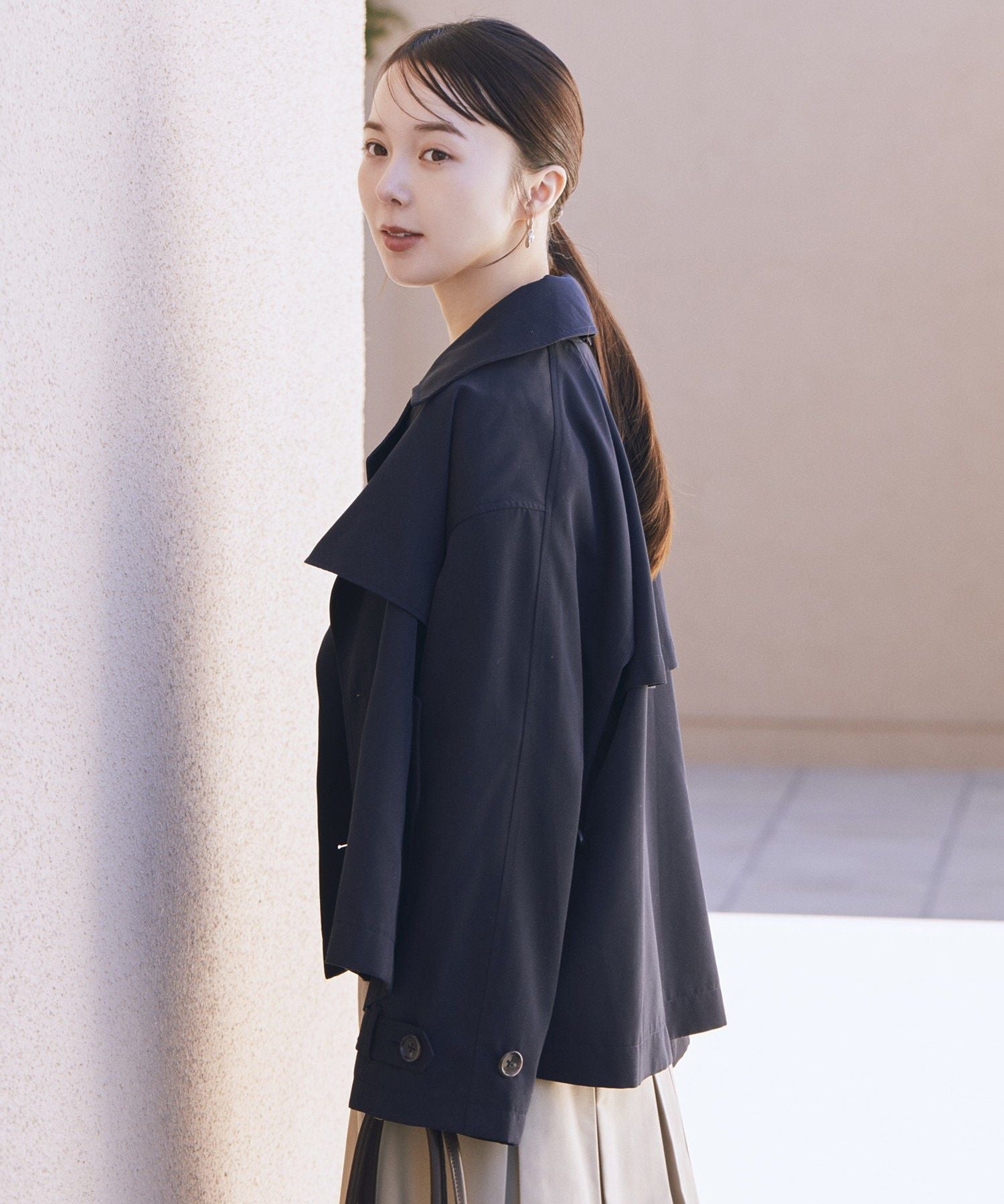 アースミュージックアンドエコロジー earth music&ecology 2WAYフードショートフレアトレンチ （ネイビー） ネイビー