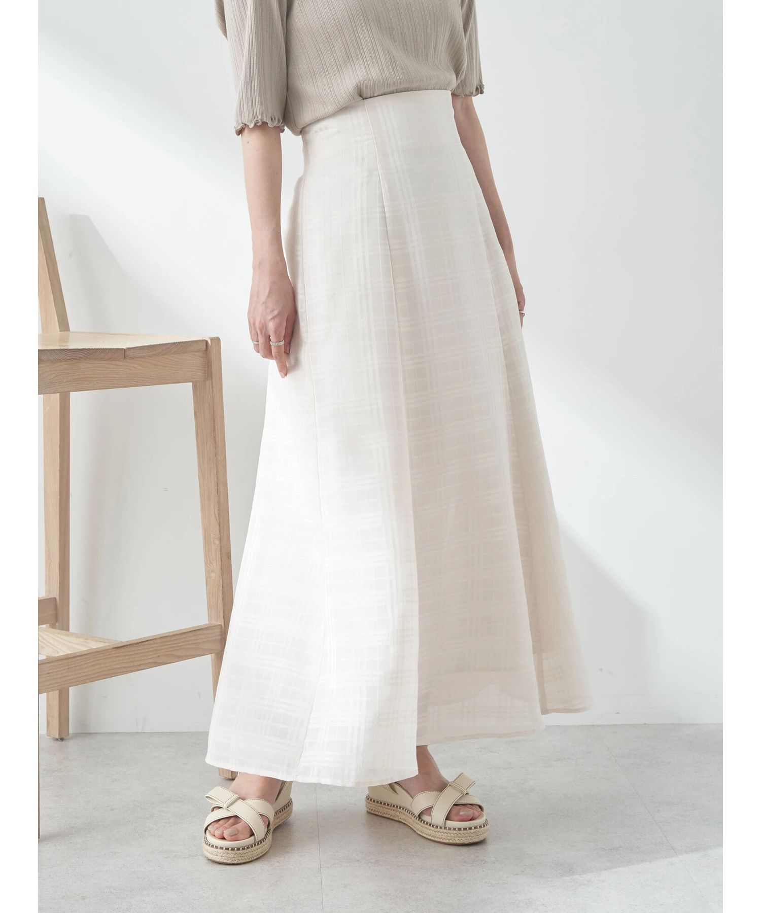 アースミュージックアンドエコロジー earth music&ecology シアーチェックフレアスカート （アイボリー） アイボリー