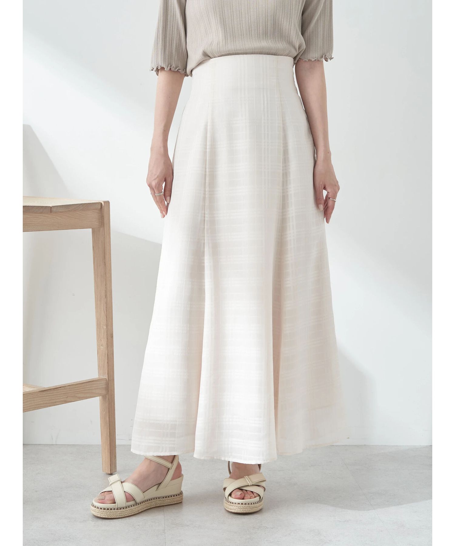 アースミュージックアンドエコロジー earth music&ecology シアーチェックフレアスカート （アイボリー） アイボリー