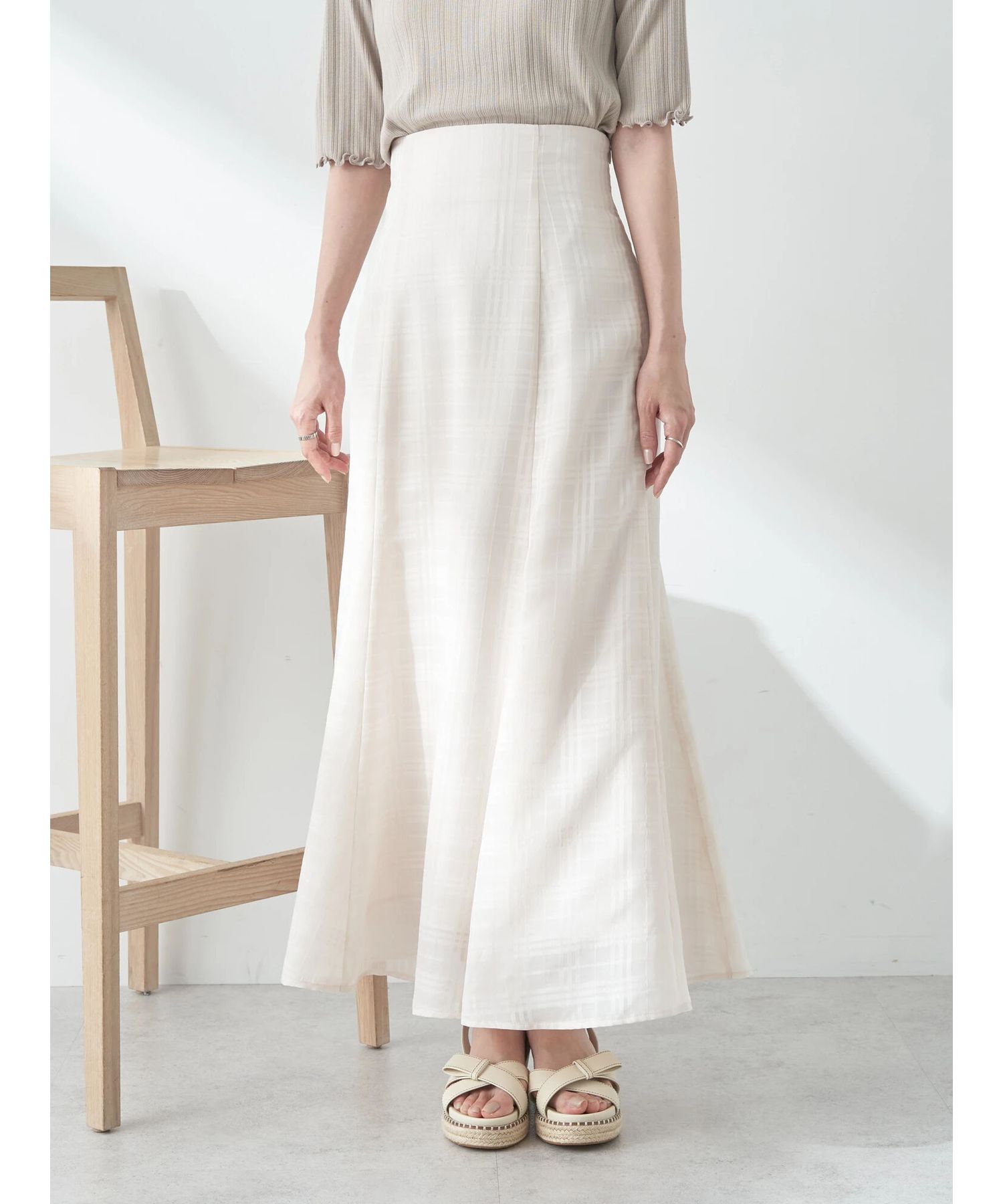 アースミュージックアンドエコロジー earth music&ecology シアーチェックフレアスカート （アイボリー） アイボリー