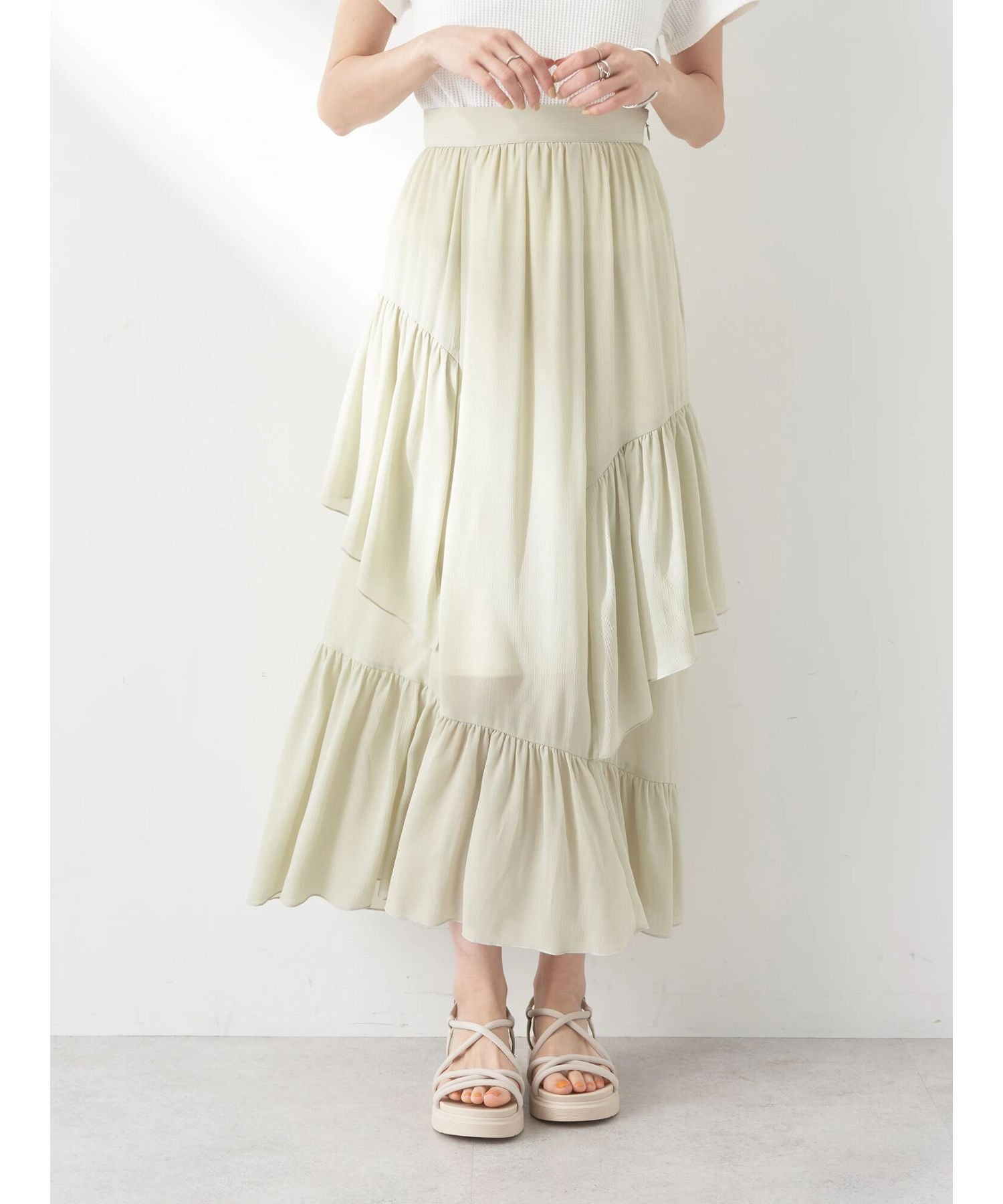 アースミュージックアンドエコロジー earth music&ecology シアー楊柳アシメティアードスカート （ライトグレー） ライトグレー