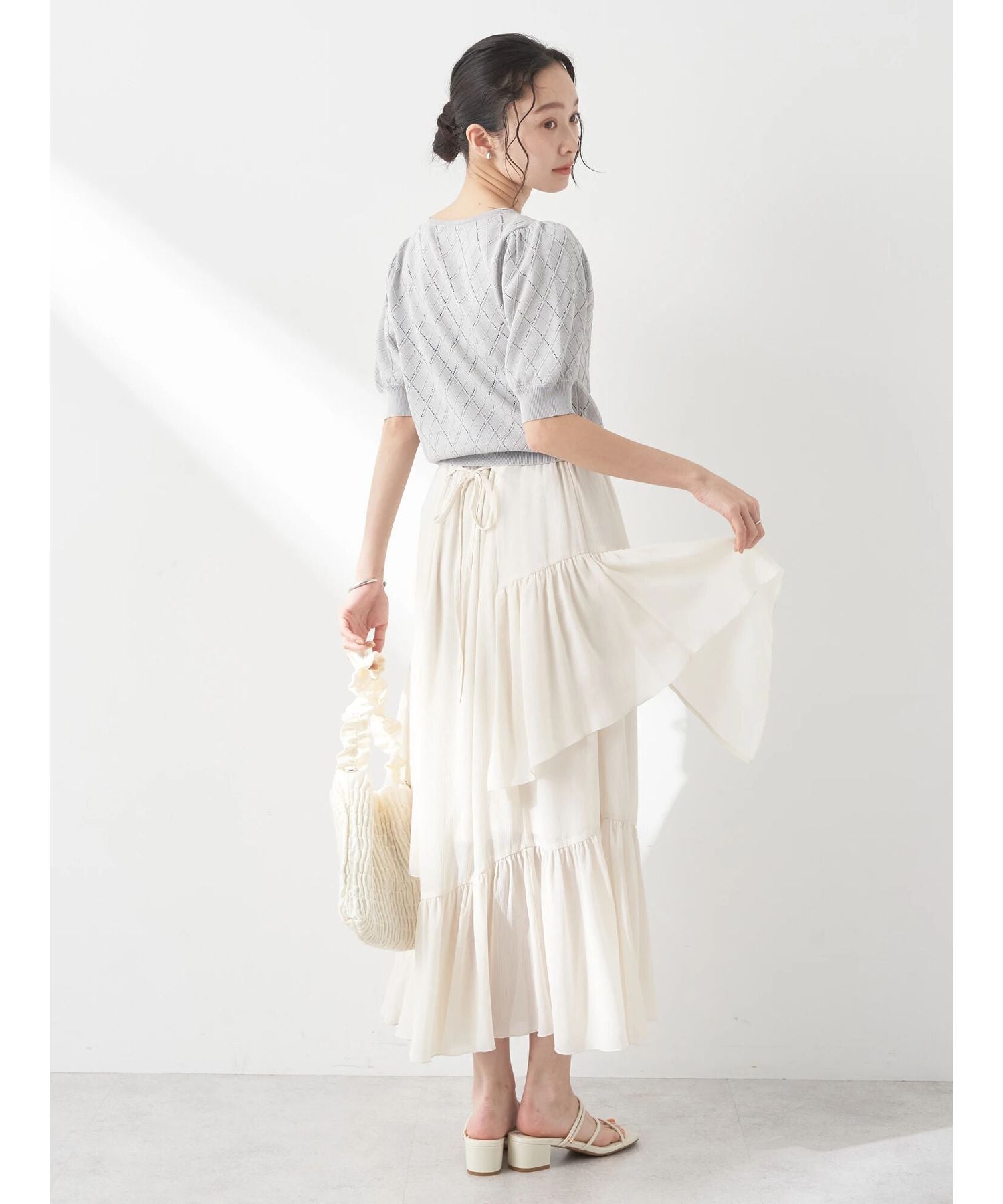 アースミュージックアンドエコロジー earth music&ecology シアー楊柳アシメティアードスカート （ライトグレー） ライトグレー