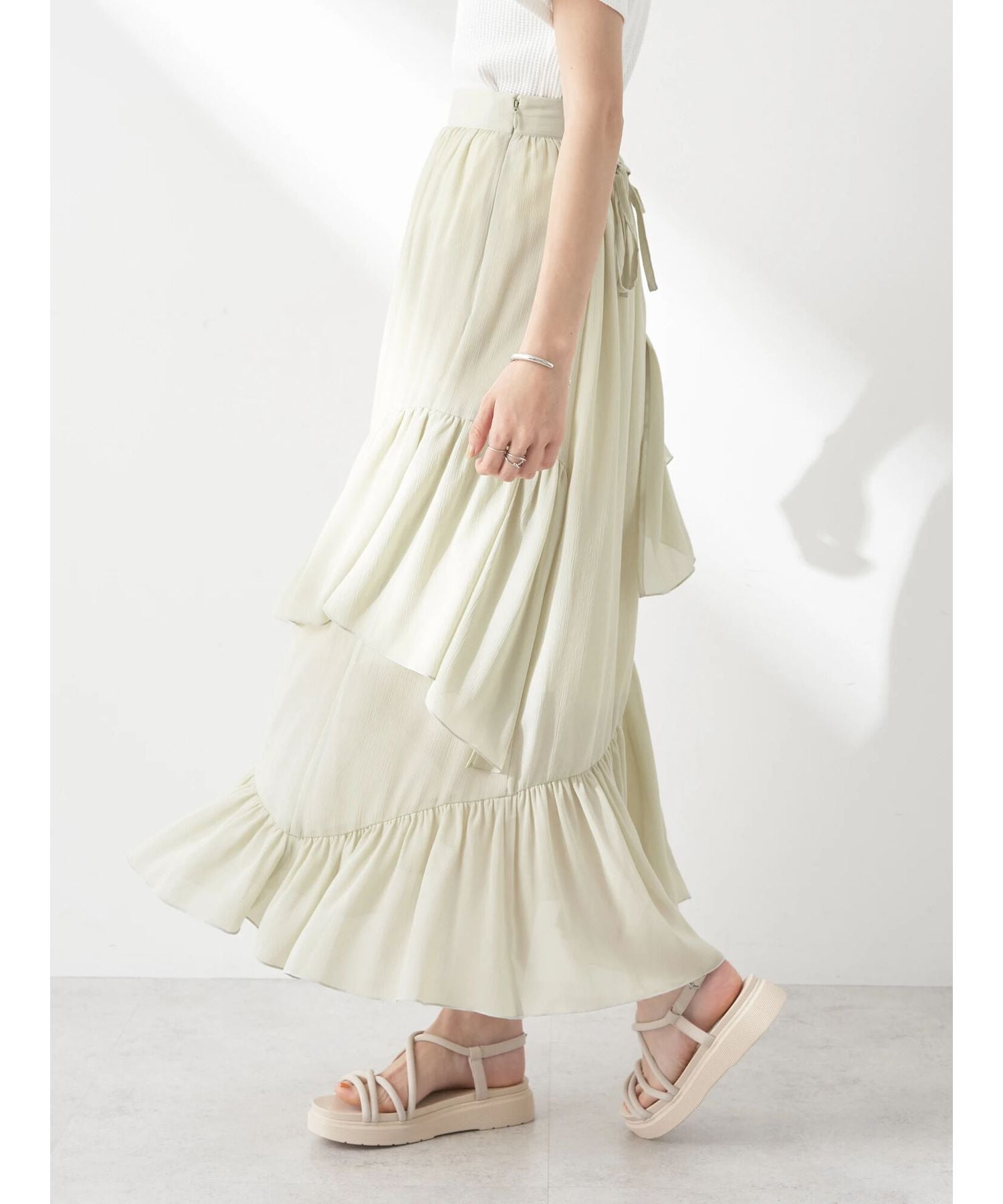 アースミュージックアンドエコロジー earth music&ecology シアー楊柳アシメティアードスカート （ライトグレー） ライトグレー