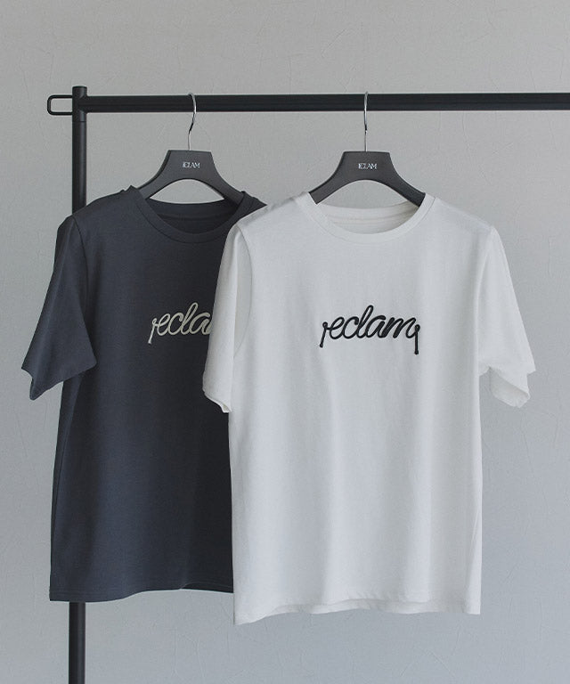 クラム ECLAM コード刺繍ロゴTシャツ （チャコール×オフホワイト） チャコール×オフホワイト