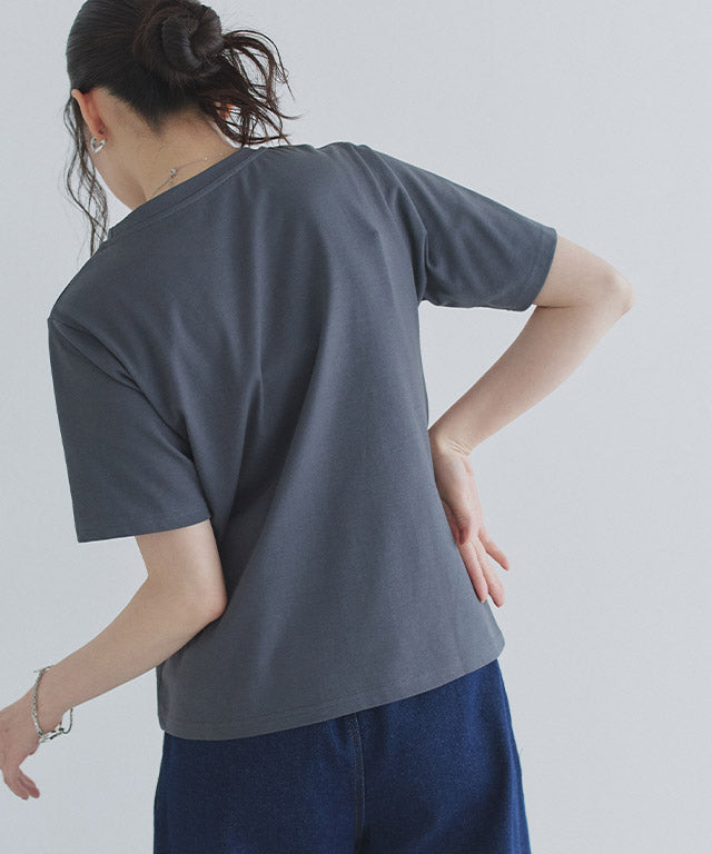 クラム ECLAM コード刺繍ロゴTシャツ （チャコール×オフホワイト） チャコール×オフホワイト