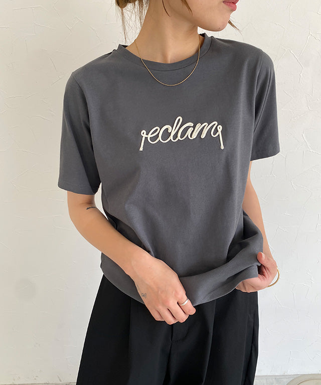 クラム ECLAM コード刺繍ロゴTシャツ （チャコール×オフホワイト） チャコール×オフホワイト