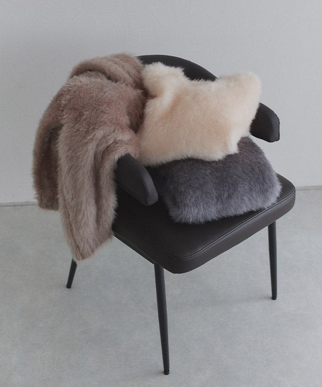 クラム ECLAM シャギーVネックニット （アイボリー） アイボリー