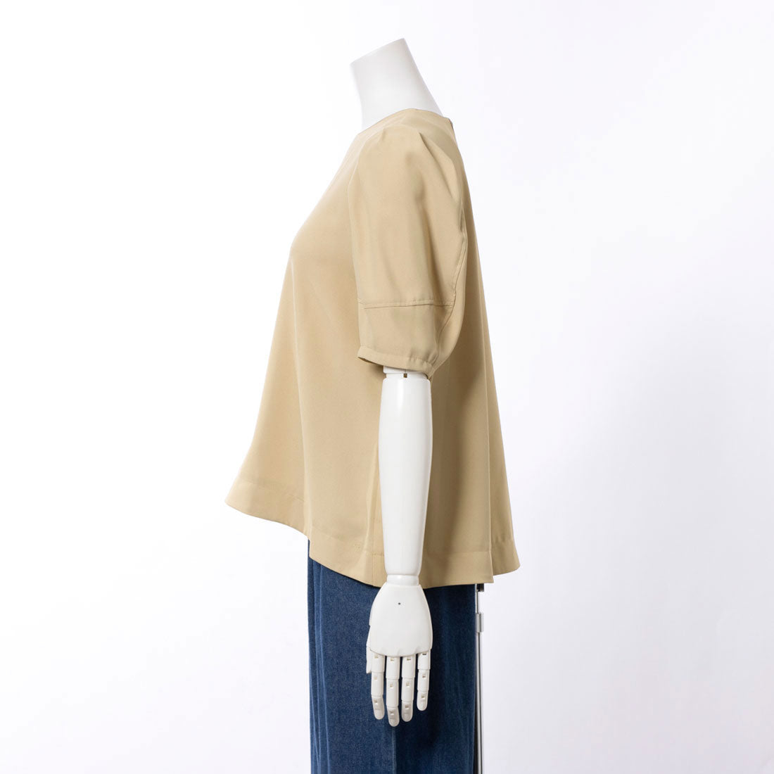 EDIST. CLOSET Shoulder Tuck A-Line Blouse