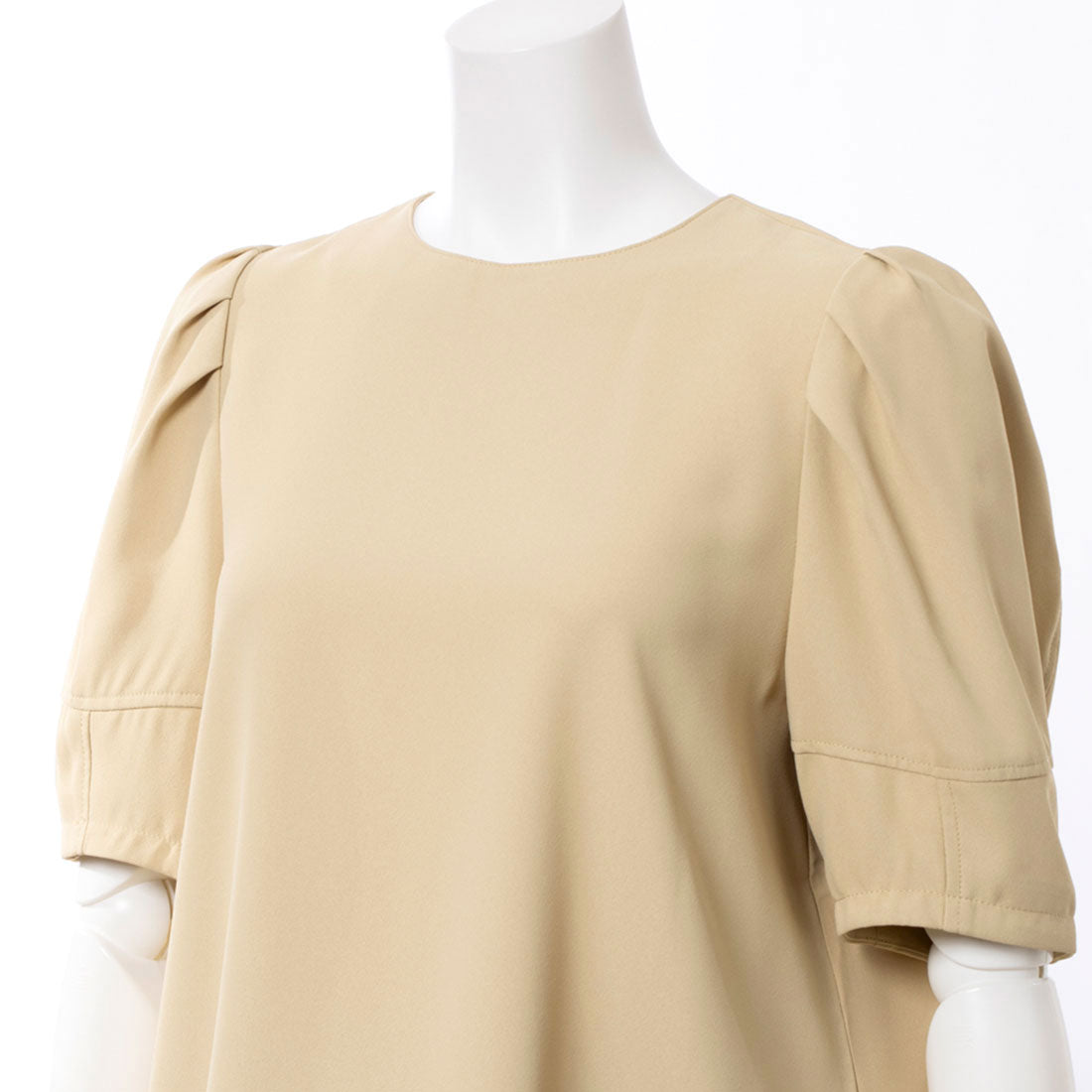 EDIST. CLOSET Shoulder Tuck A-Line Blouse