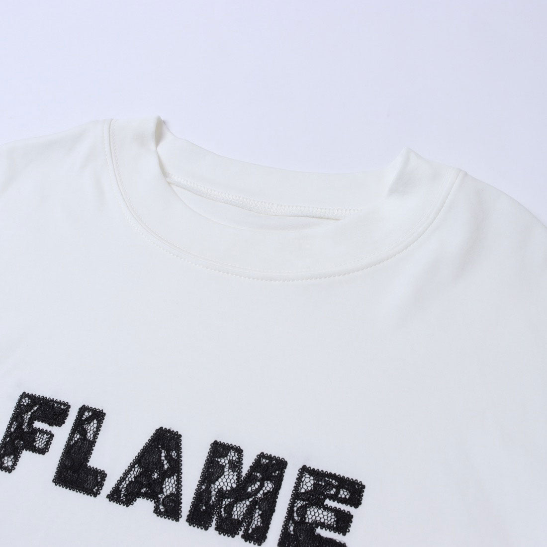 エグランティーヌ EGLANTINE レースロゴ刺繍半袖Tシャツ【日本製】ローズペトール （ブルー） ブルー