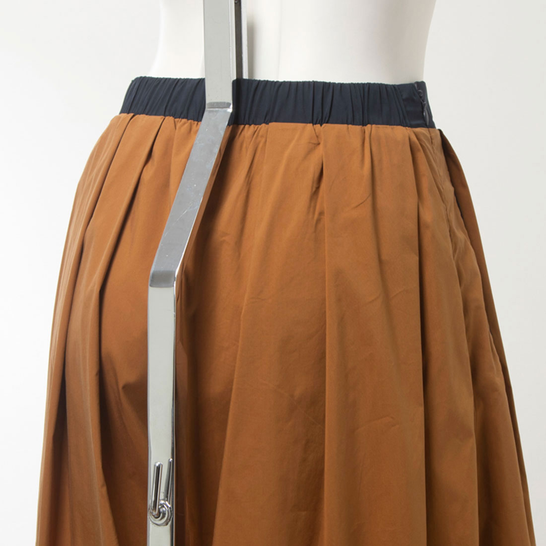 エグランティーヌ EGLANTINE タック入り配色ワイドパンツ