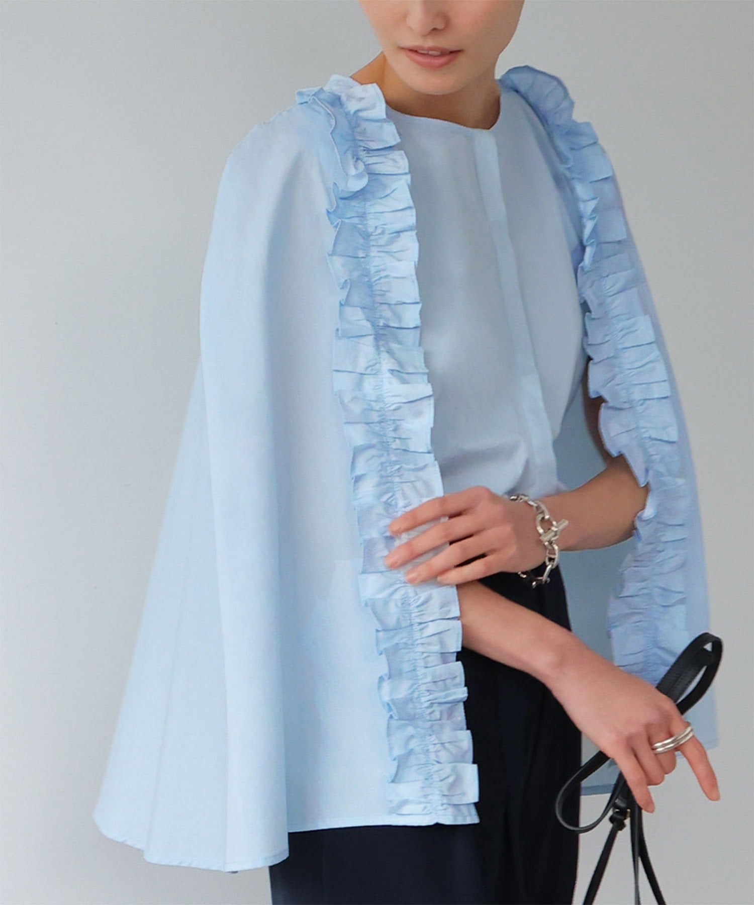 ELFRANK Cape frill blouse