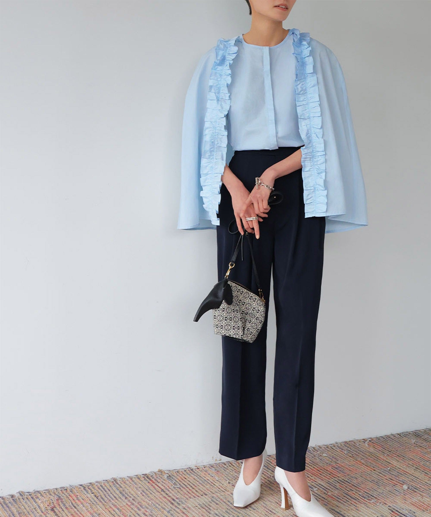 ELFRANK Cape frill blouse