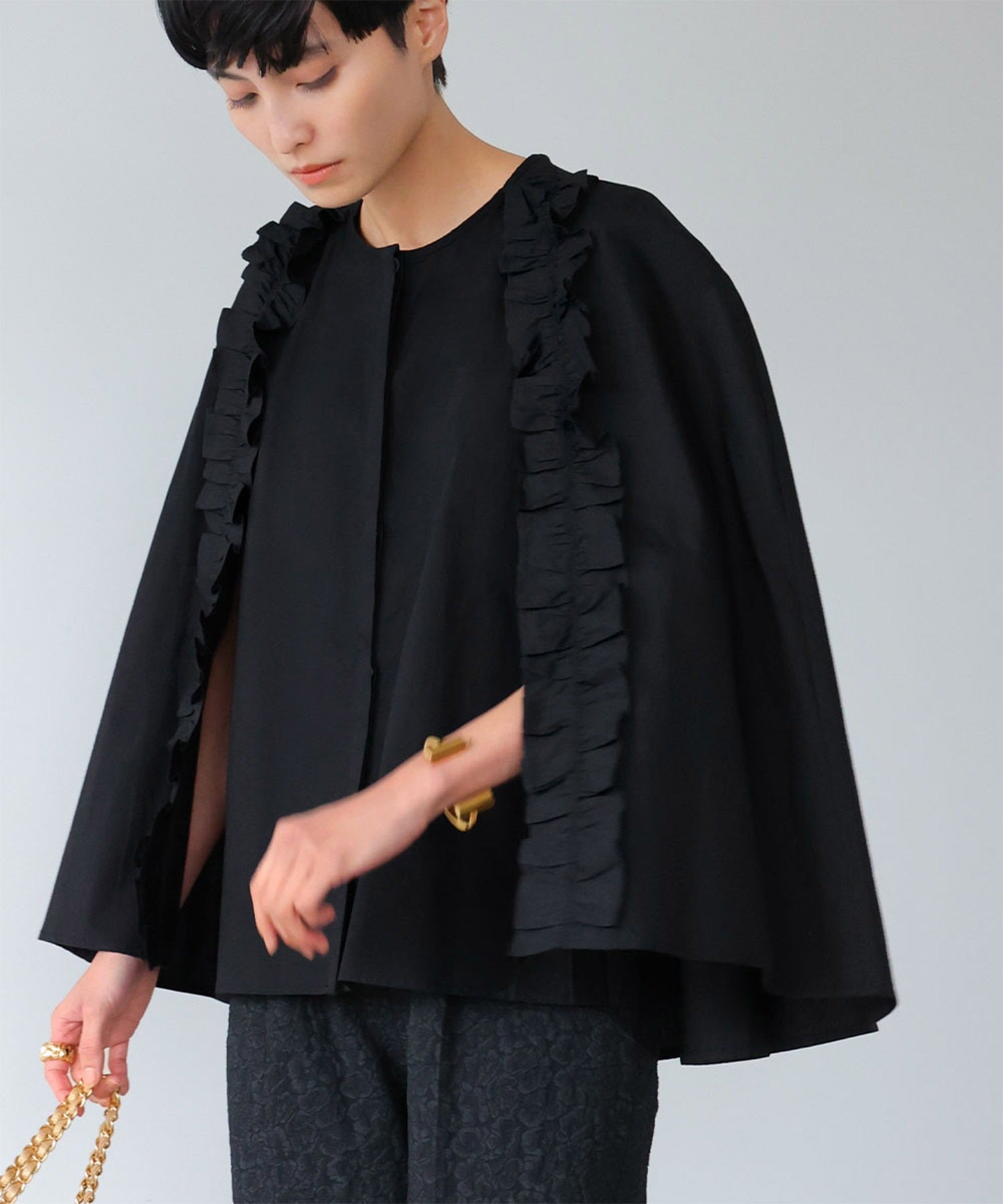 ELFRANK Cape frill blouse