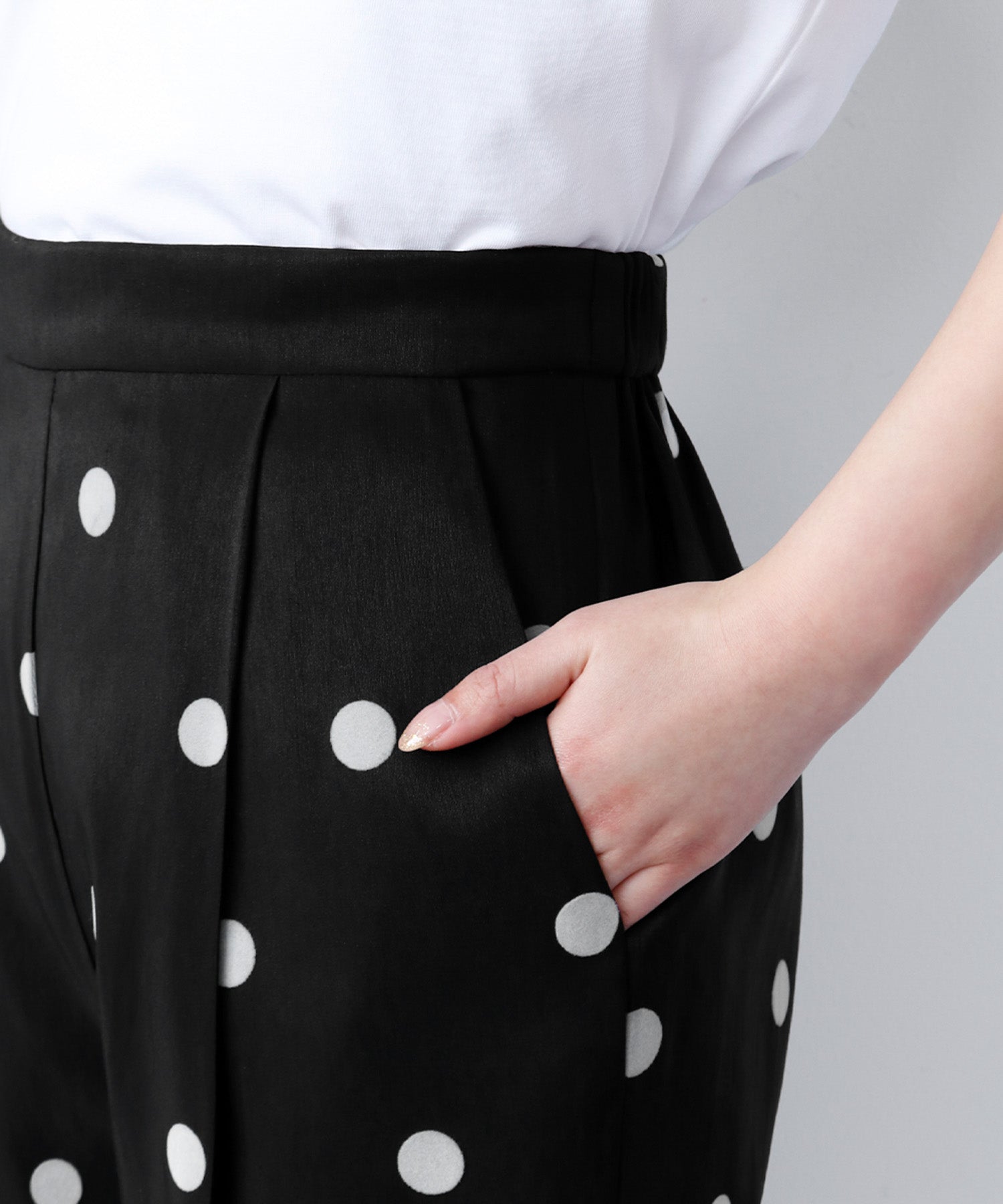 エルフランク ELFRANK ドットプリントセンタープレステーパードパンツ