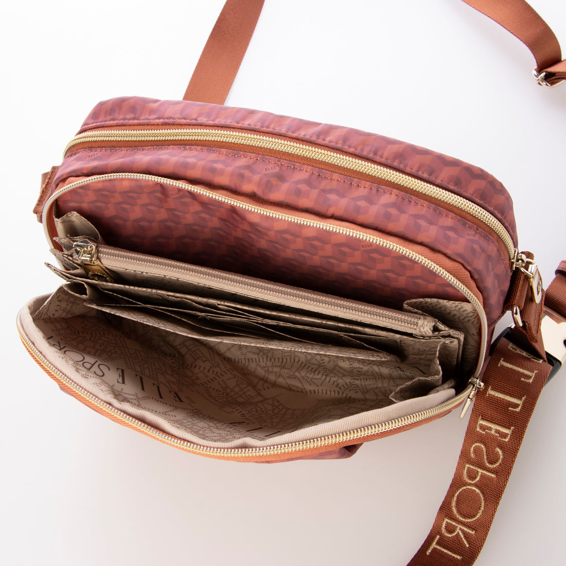 エルスポーツ ELLESPORT ELLE SPORT 軽量 はっ水 プリーツ ウォレットショルダーバッグ 軽量 撥水 （テラコッタ(TERRACOTTA)） テラコッタ(TERRACOTTA)