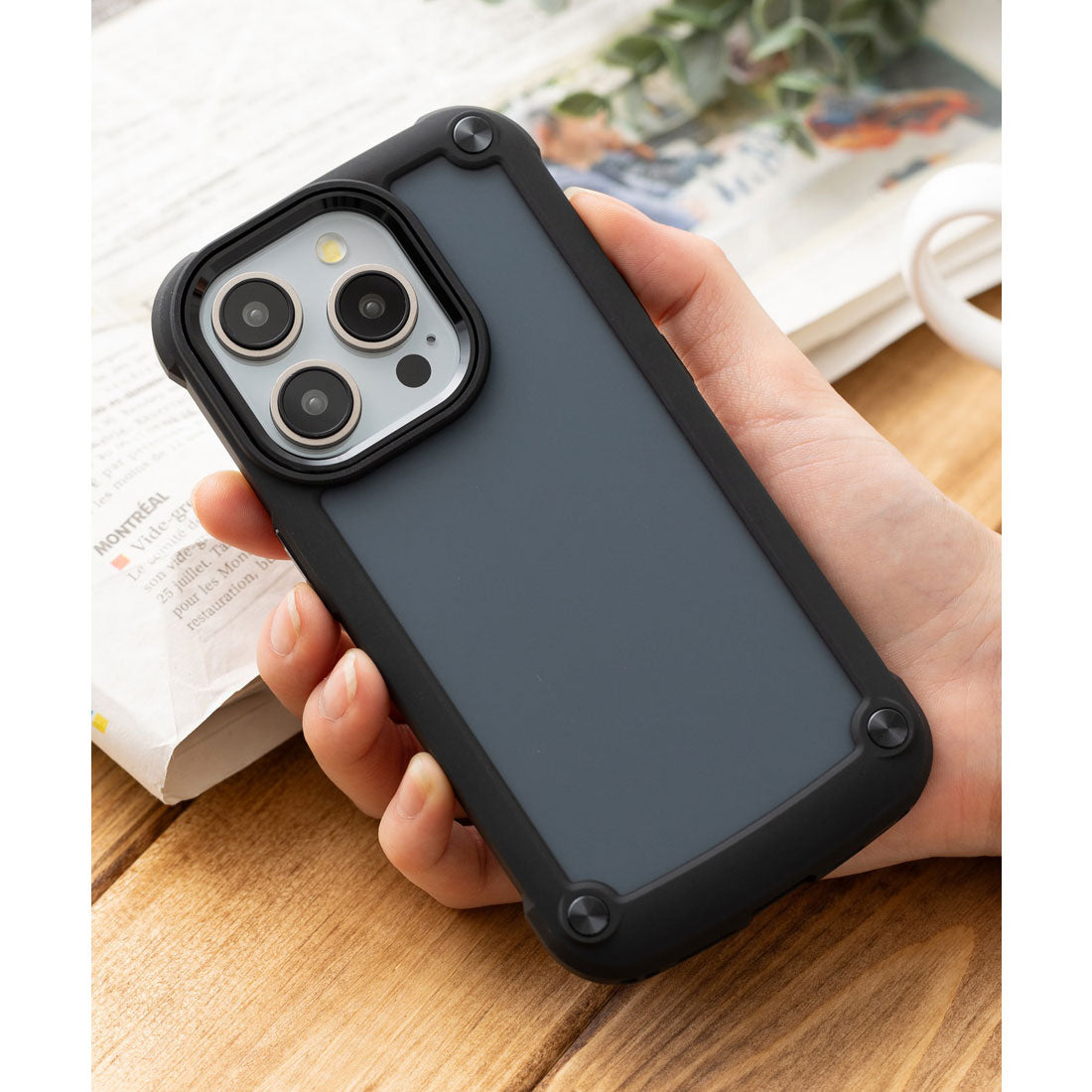 エモニーク emonique iPhoneケース カバー ダメージ防止厚みプロテクター （ブラック） ブラック