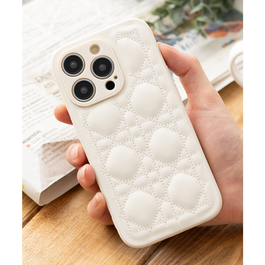 エモニーク emonique iPhoneケース カバー PUレザー ダイヤキルティング （ホワイト） ホワイト