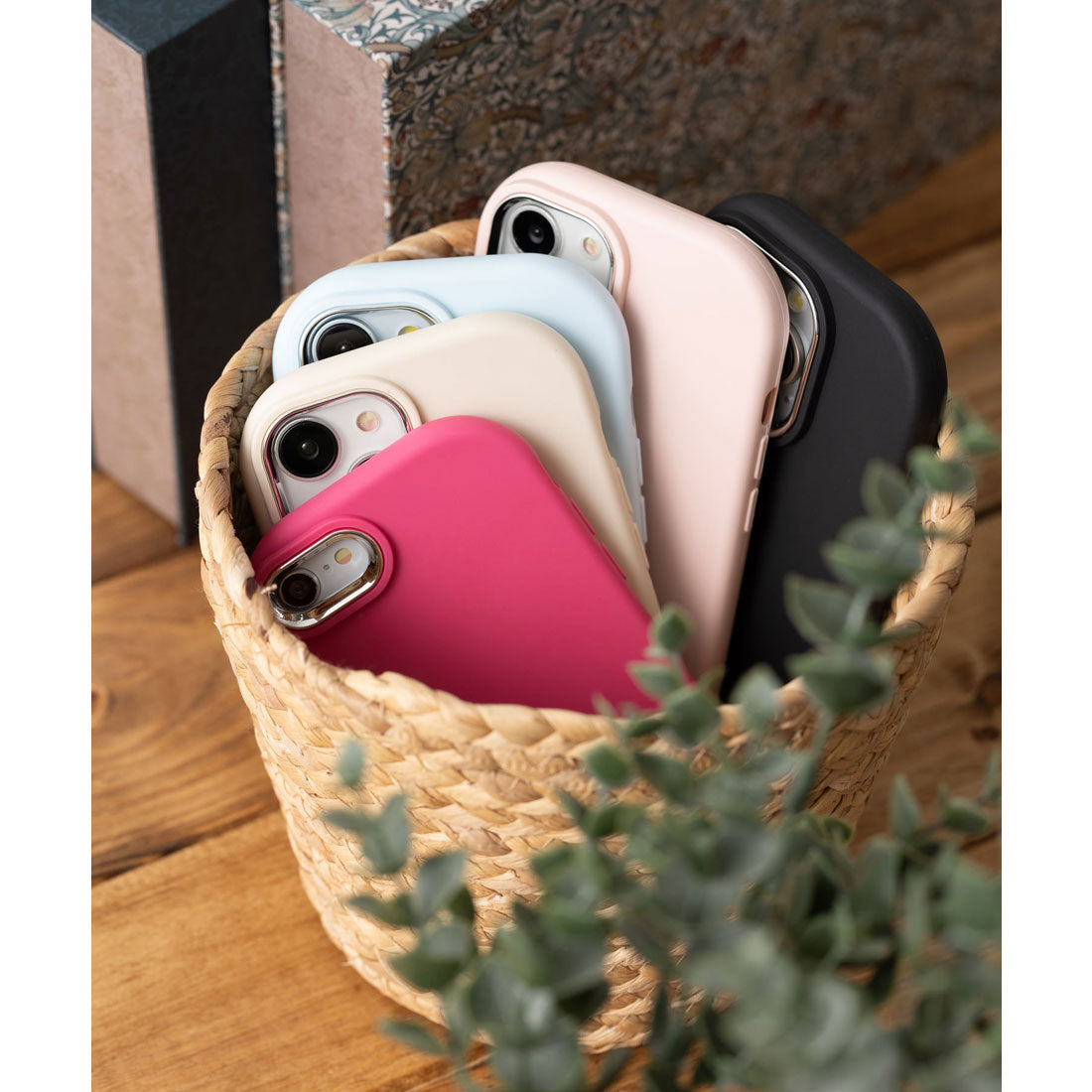 エモニーク emonique iPhoneケース カバー 滑りにくい TPUシリコン素材 マット パステルカラー （ブラック） ブラック