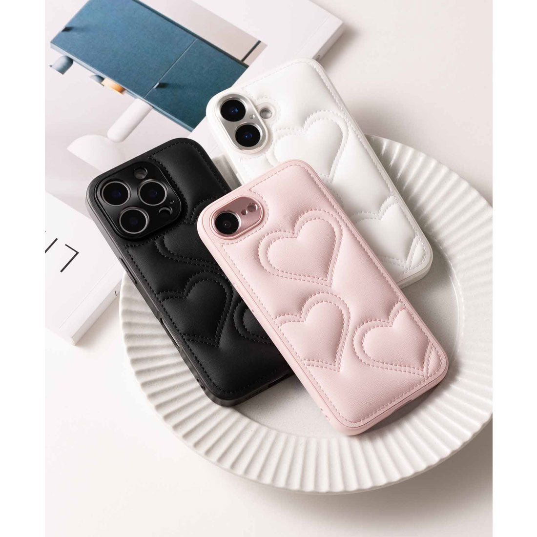 エモニーク emonique iPhoneケース カバー PUレザー ハートキルティング （ホワイト） ホワイト