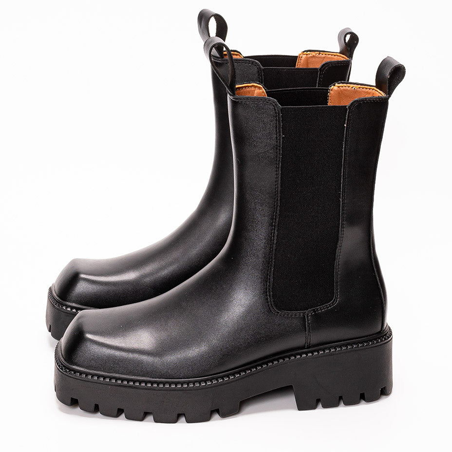 endevice tank sole square toe side gore chelsea boots